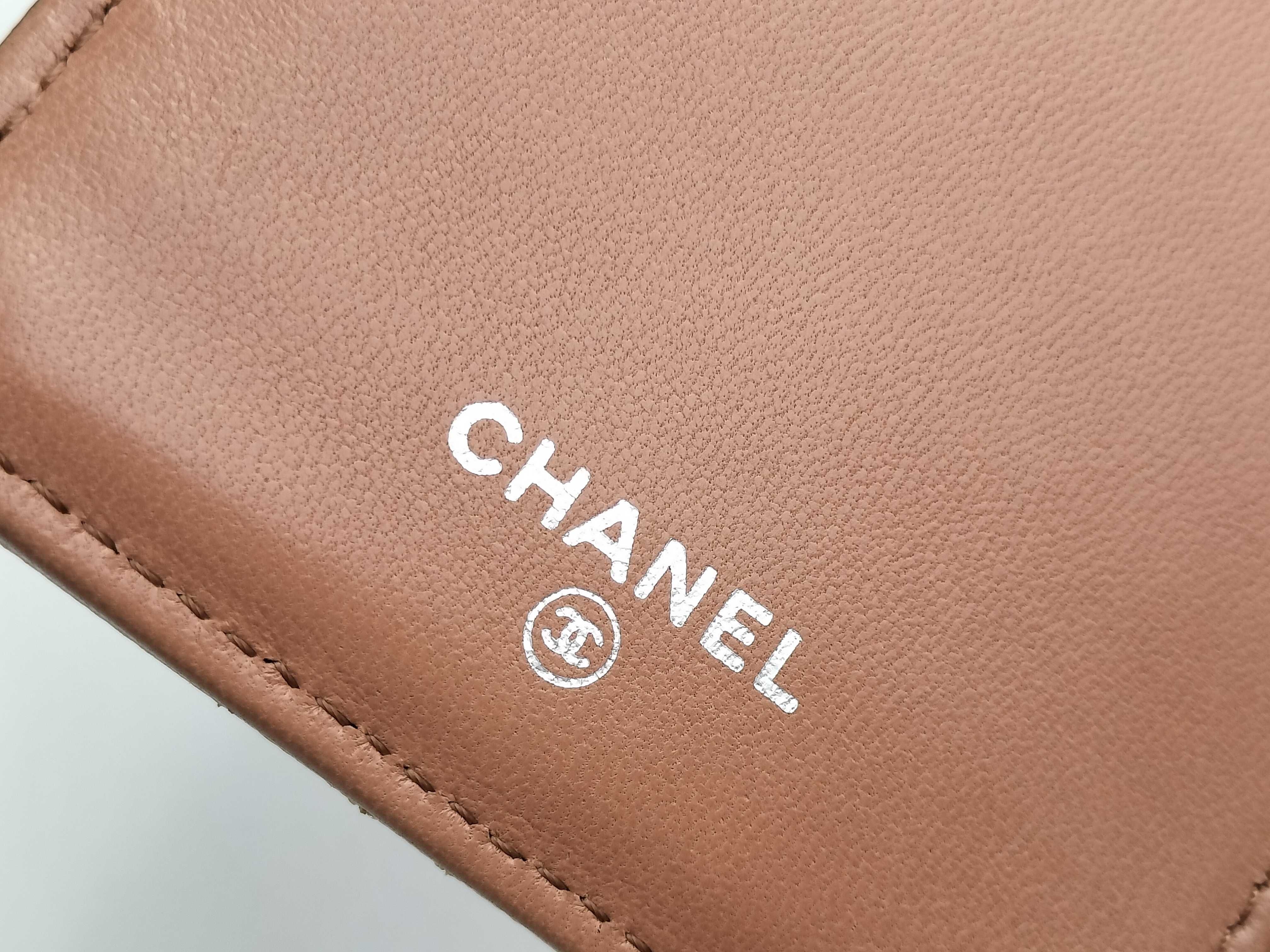Matelassé Coco Mark Long Wallet — view 11