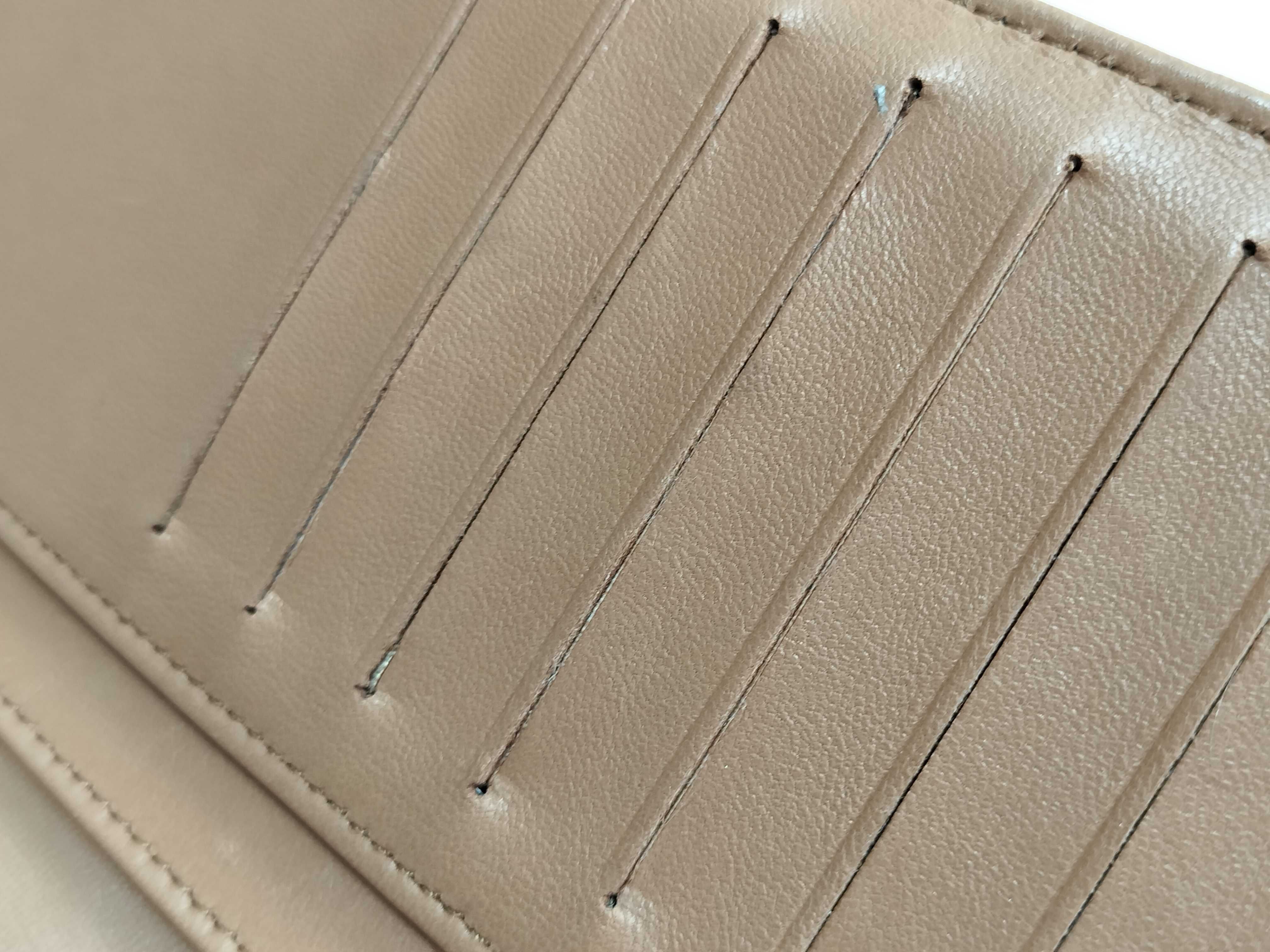 Matelassé Coco Mark Long Wallet — view 13