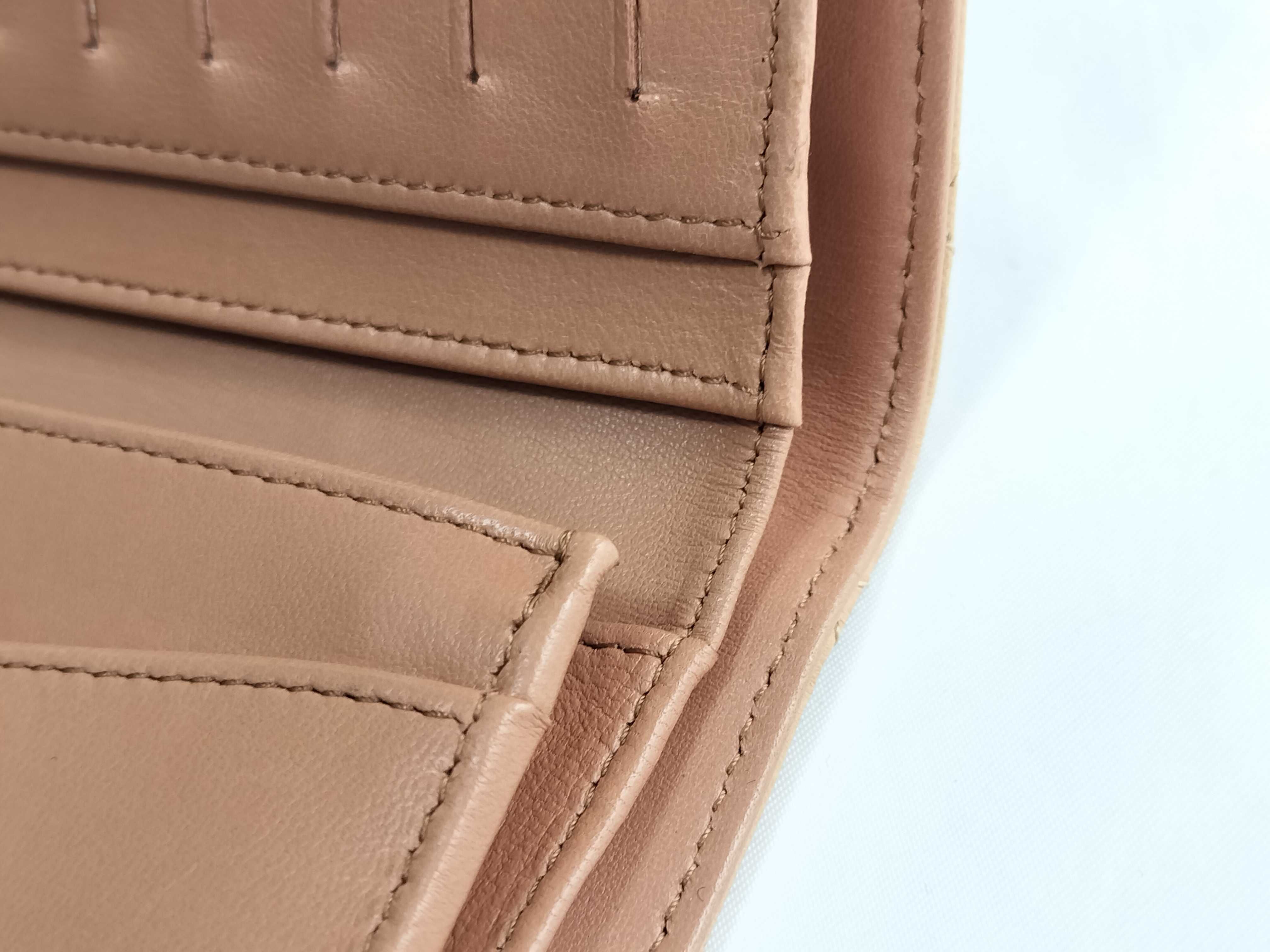 Matelassé Coco Mark Long Wallet — view 7