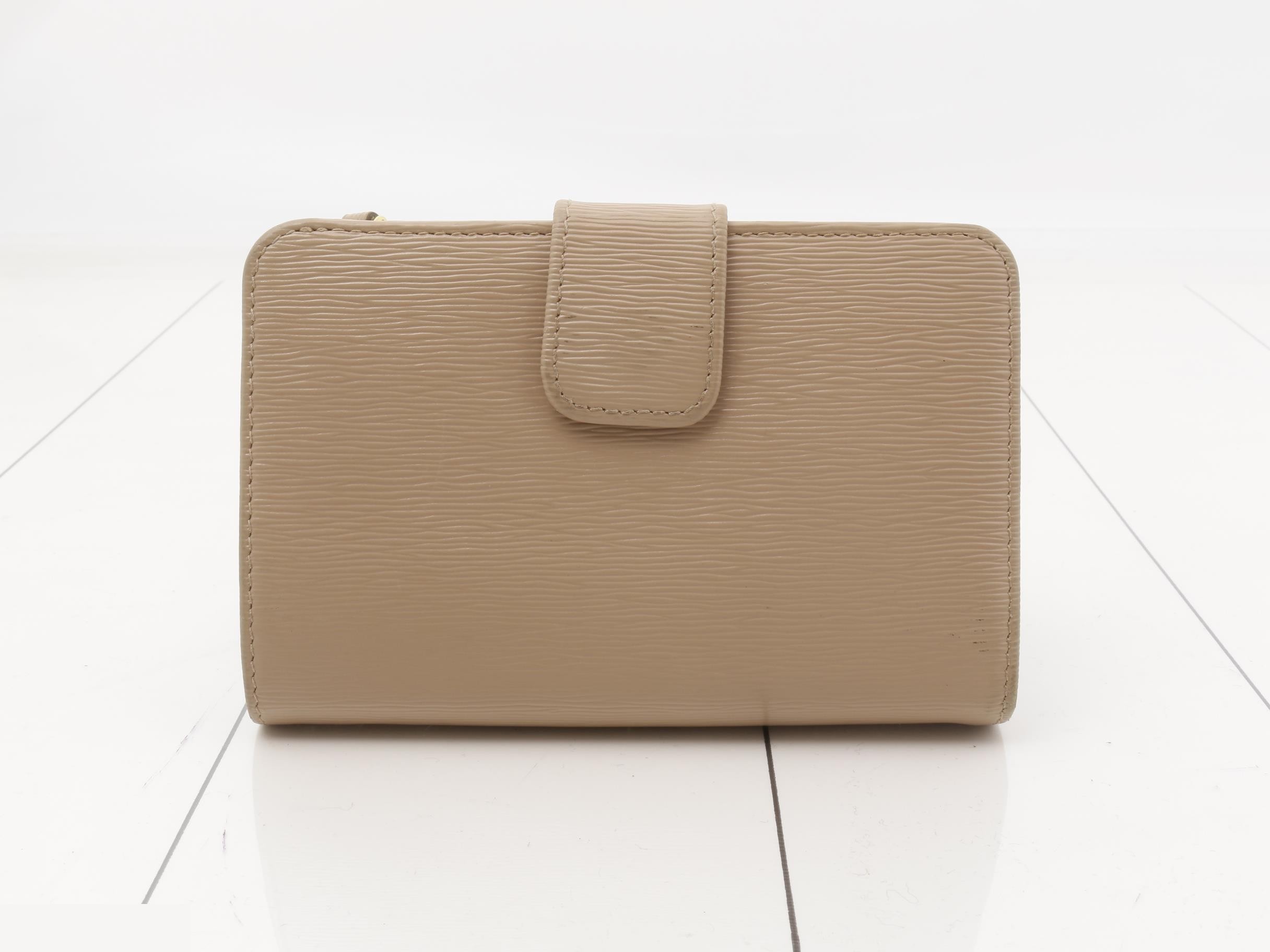wallet — view 2