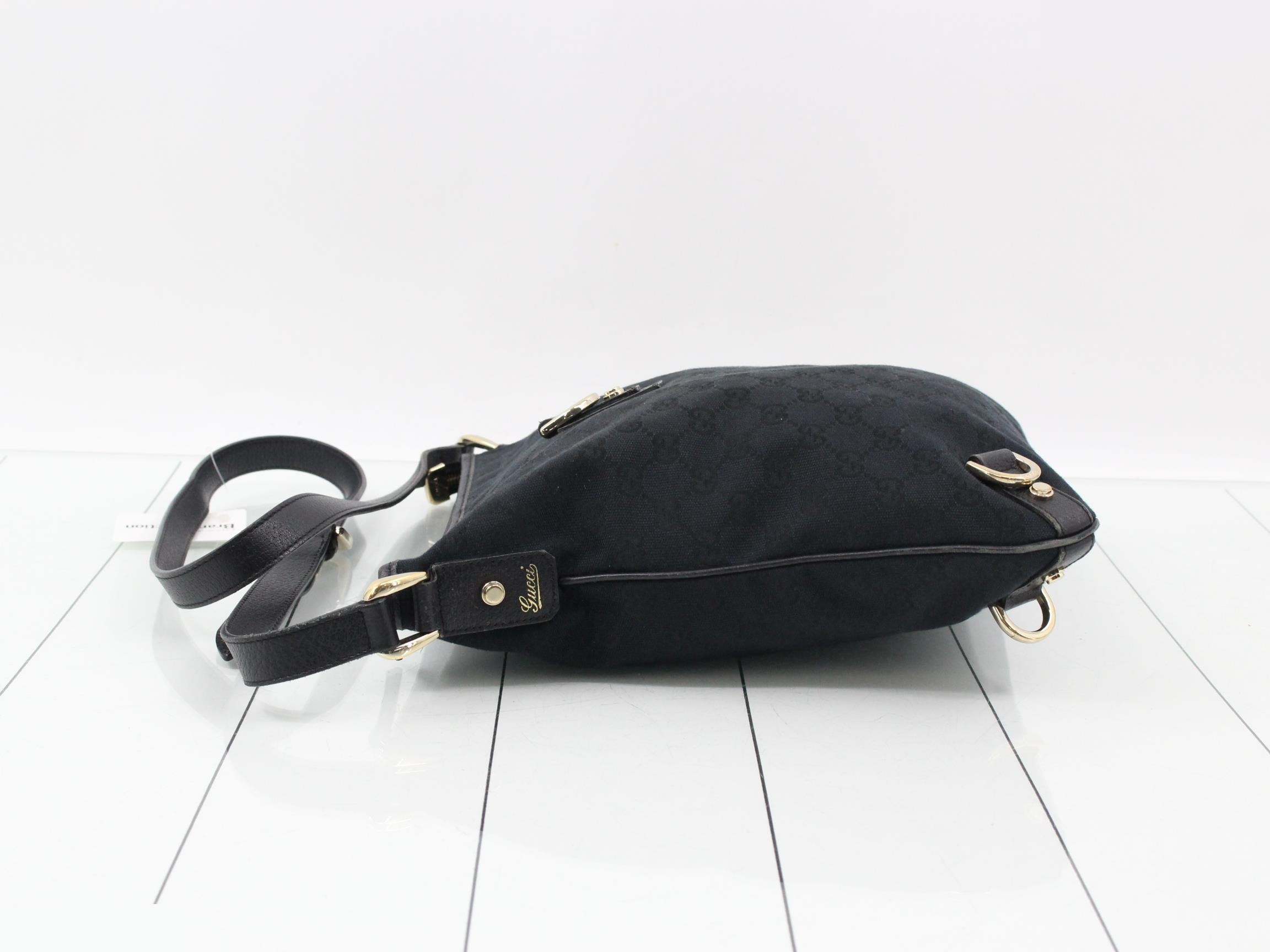 GG Canvas Shoulder Bag — view 4