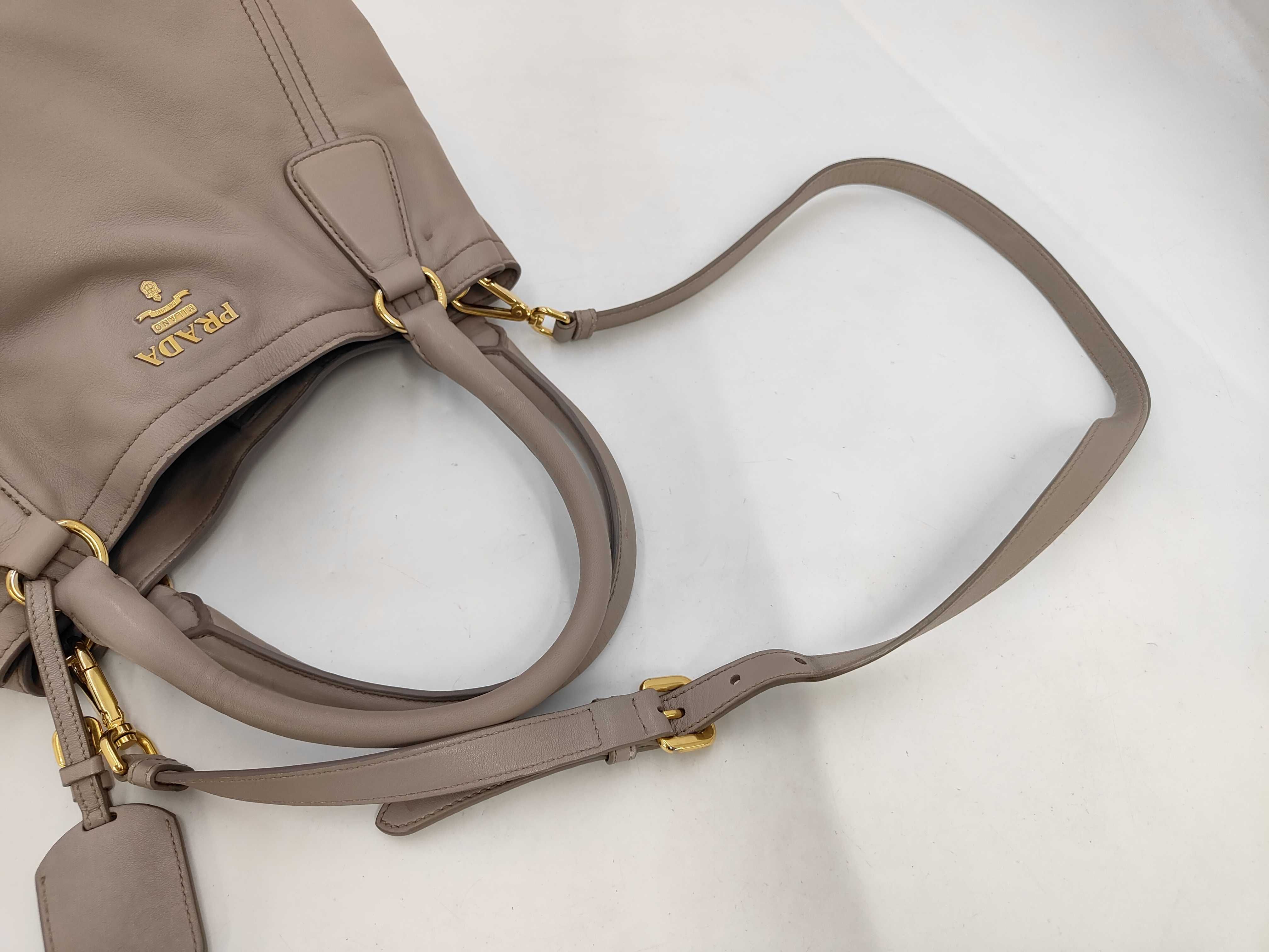 Vitello Daino Leather Tote Shoulder Bag Gray Handbag — view 5