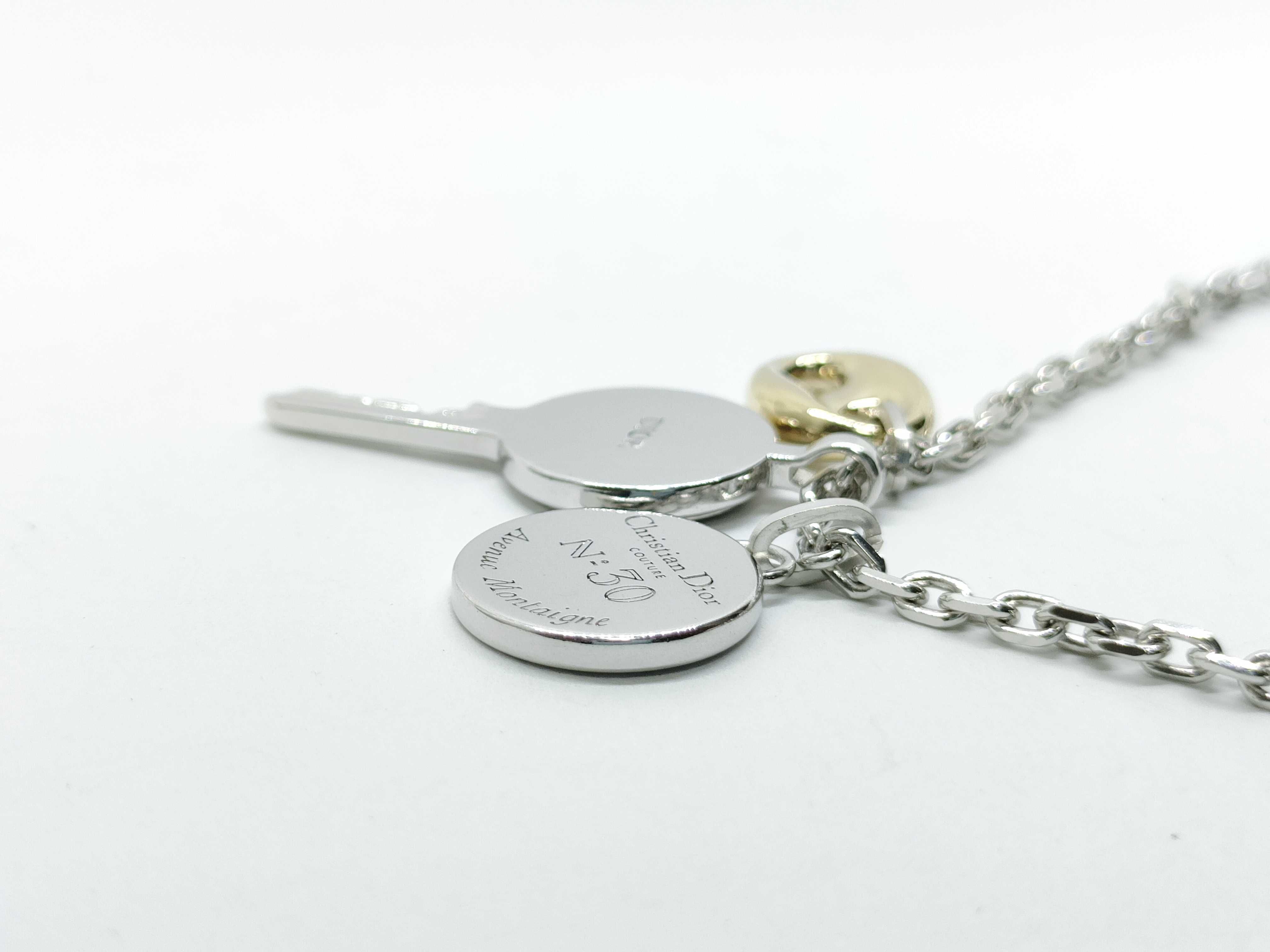 Montaigne Medallion Necklace 17.3g Necklace — view 3