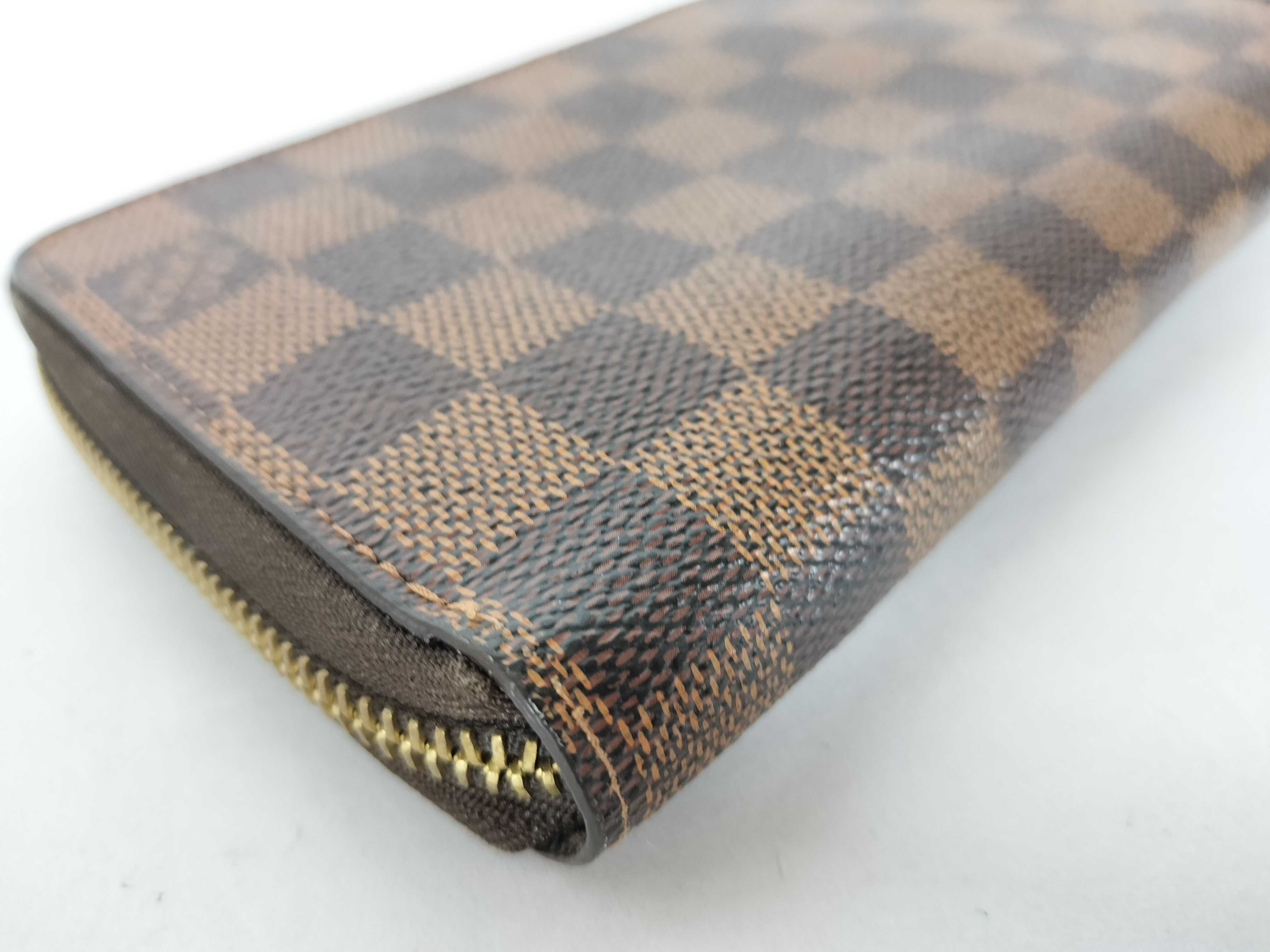 Damier Louis Vuitton Zippy Wallet — view 3