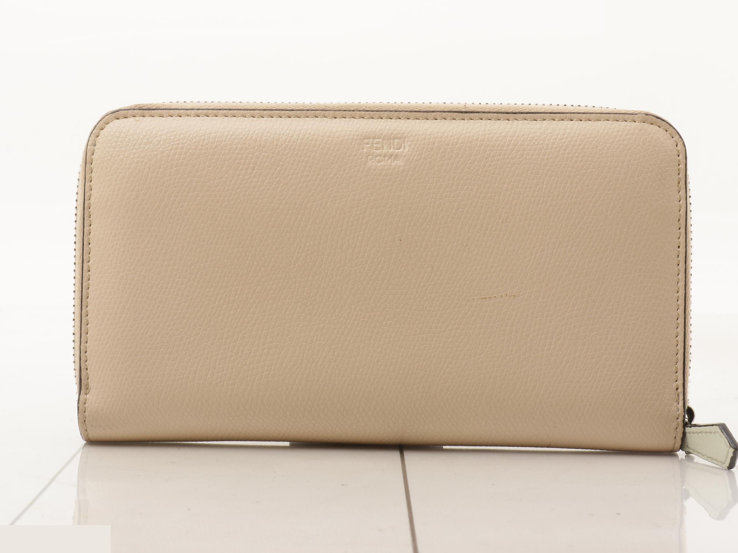 Bugs Eye Round Zipper Long Wallet — view 2