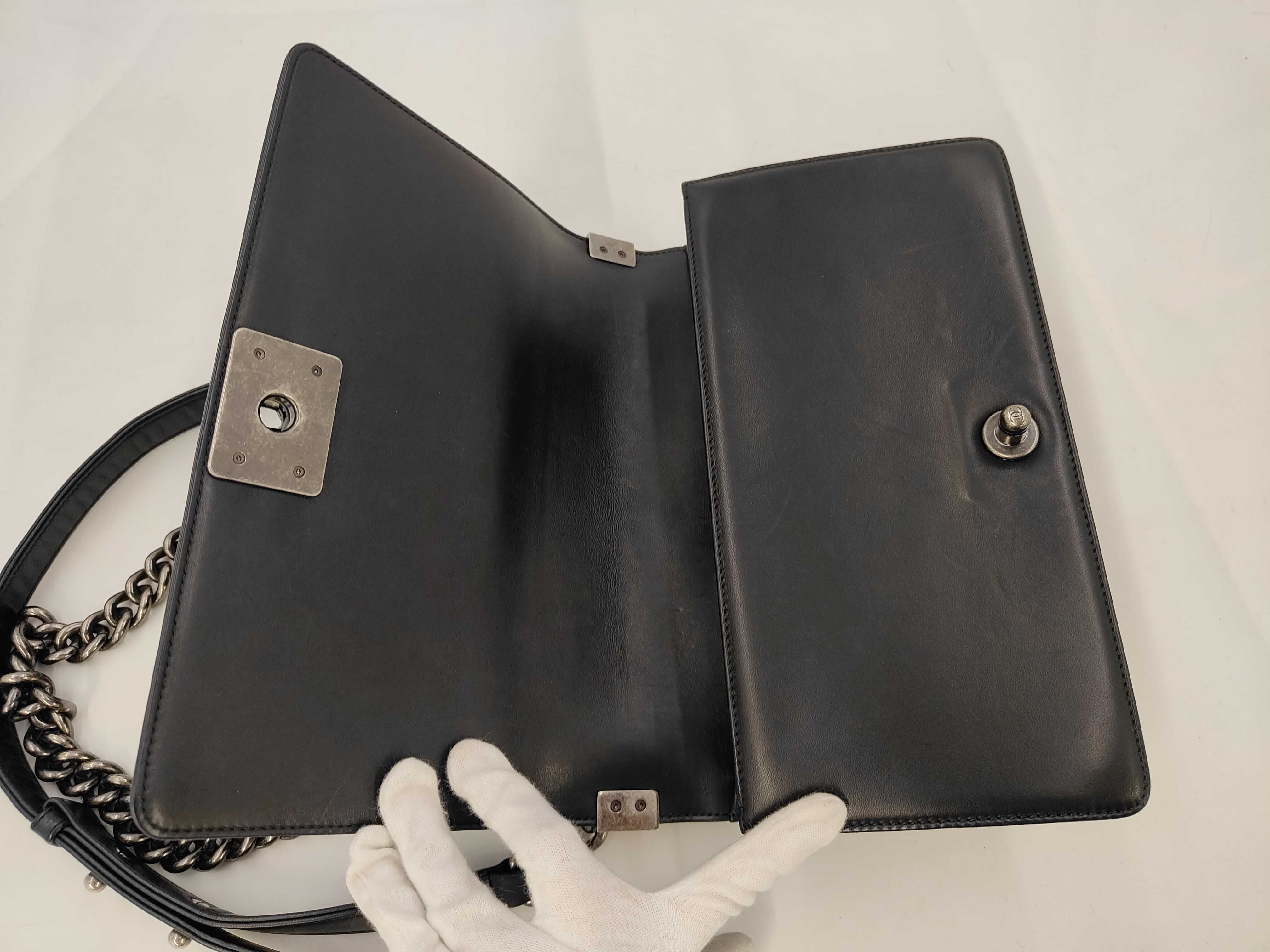 Boy Chanel 25 Lambskin Black Seal Shoulder Bag — view 9
