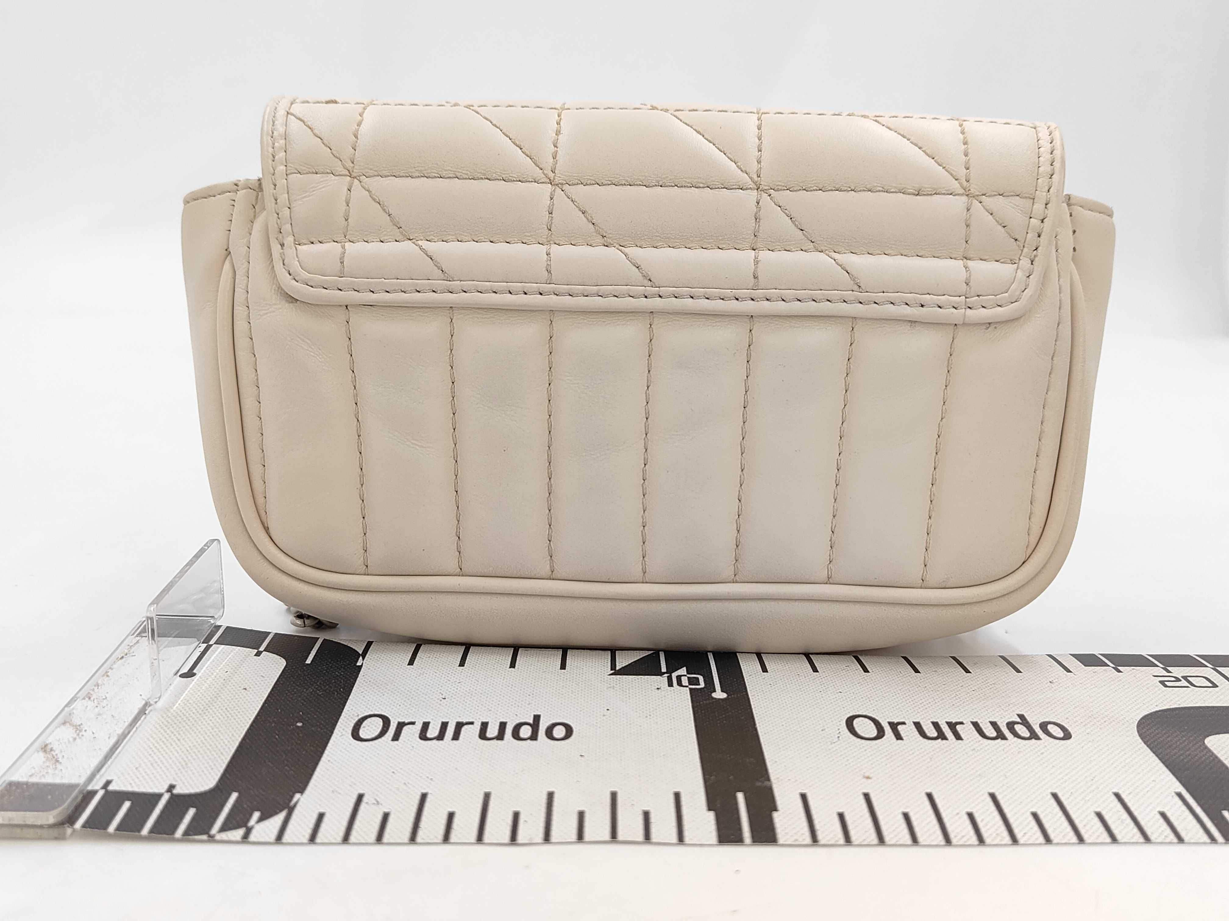 GG Marmont Matelasse Super Mini Bag White Shoulder Bag — view 2
