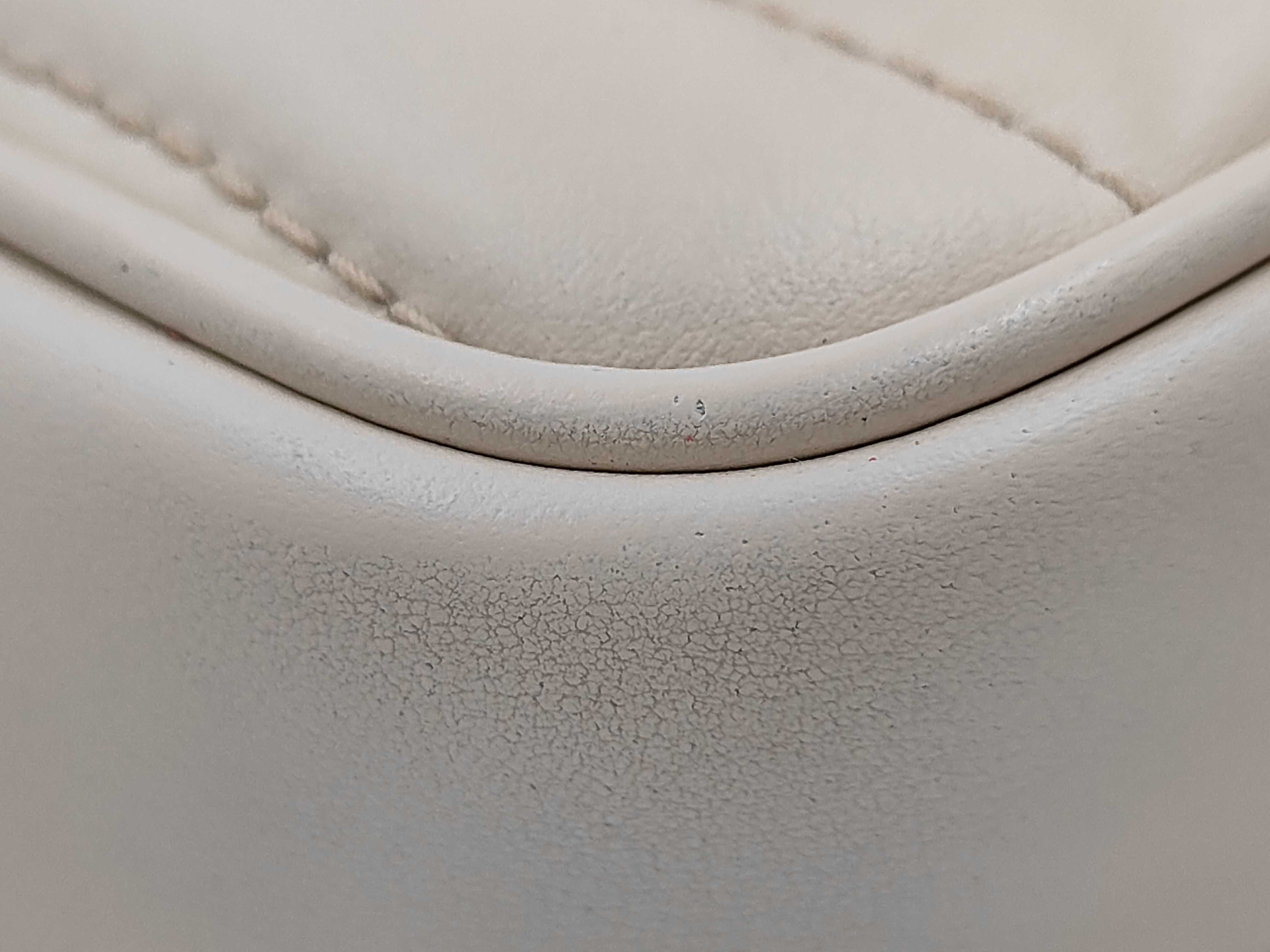 GG Marmont Matelasse Super Mini Bag White Shoulder Bag — view 4