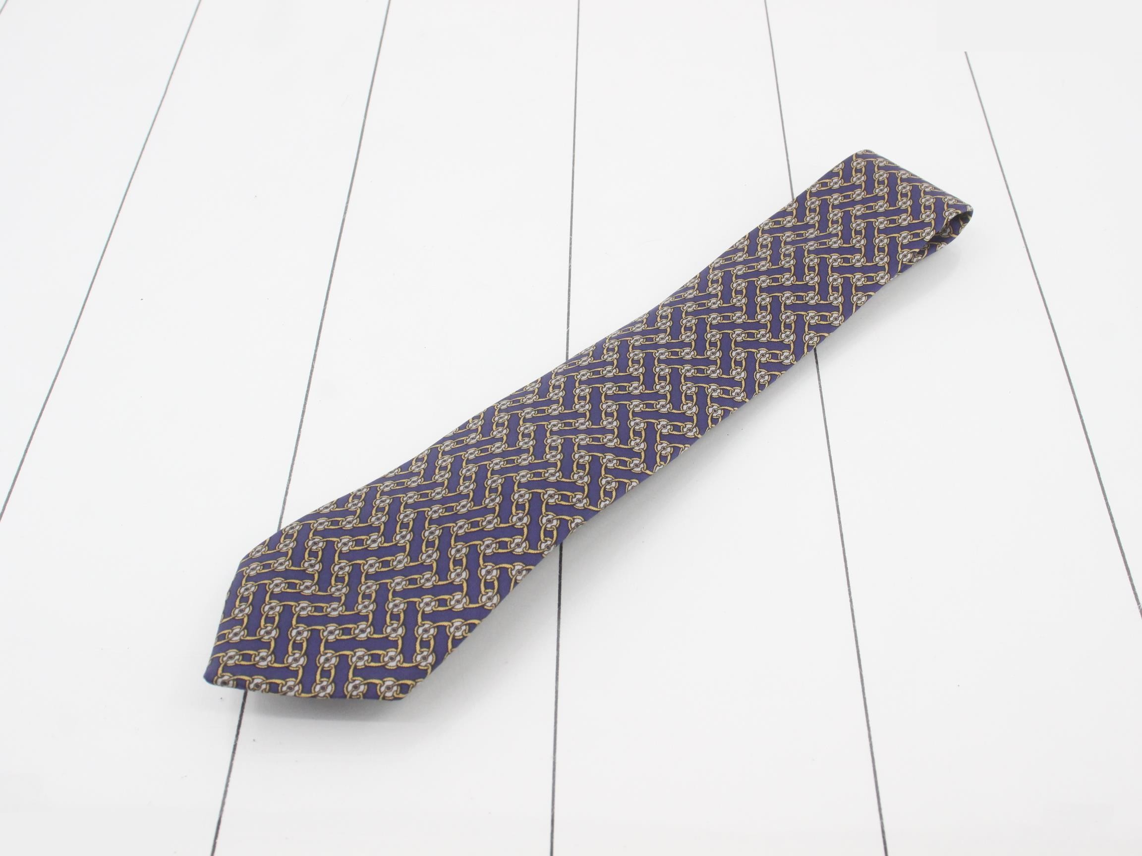 Silk tie