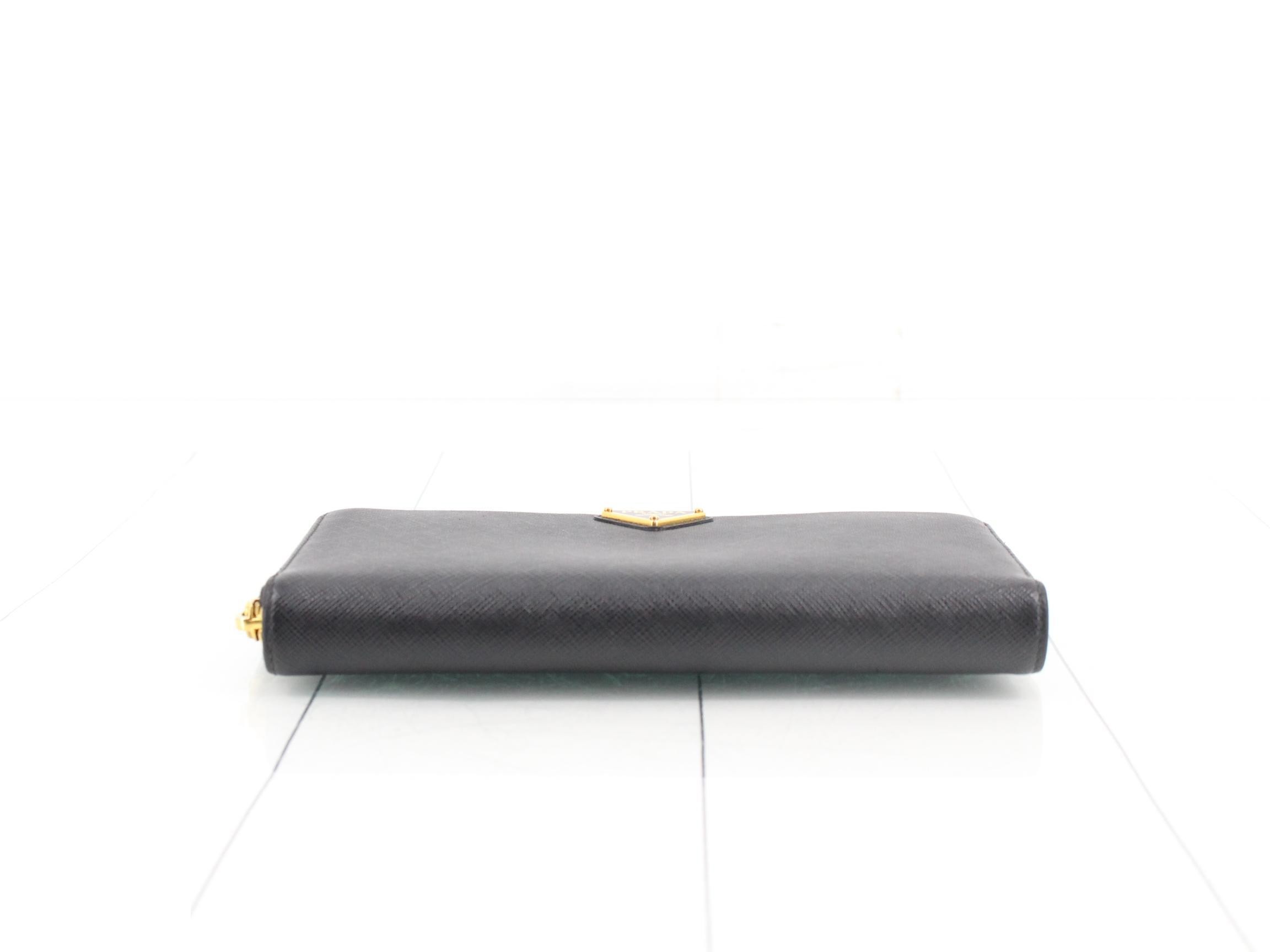 Saffiano leather, triangular logo, zippy wallet, with box. — view 3