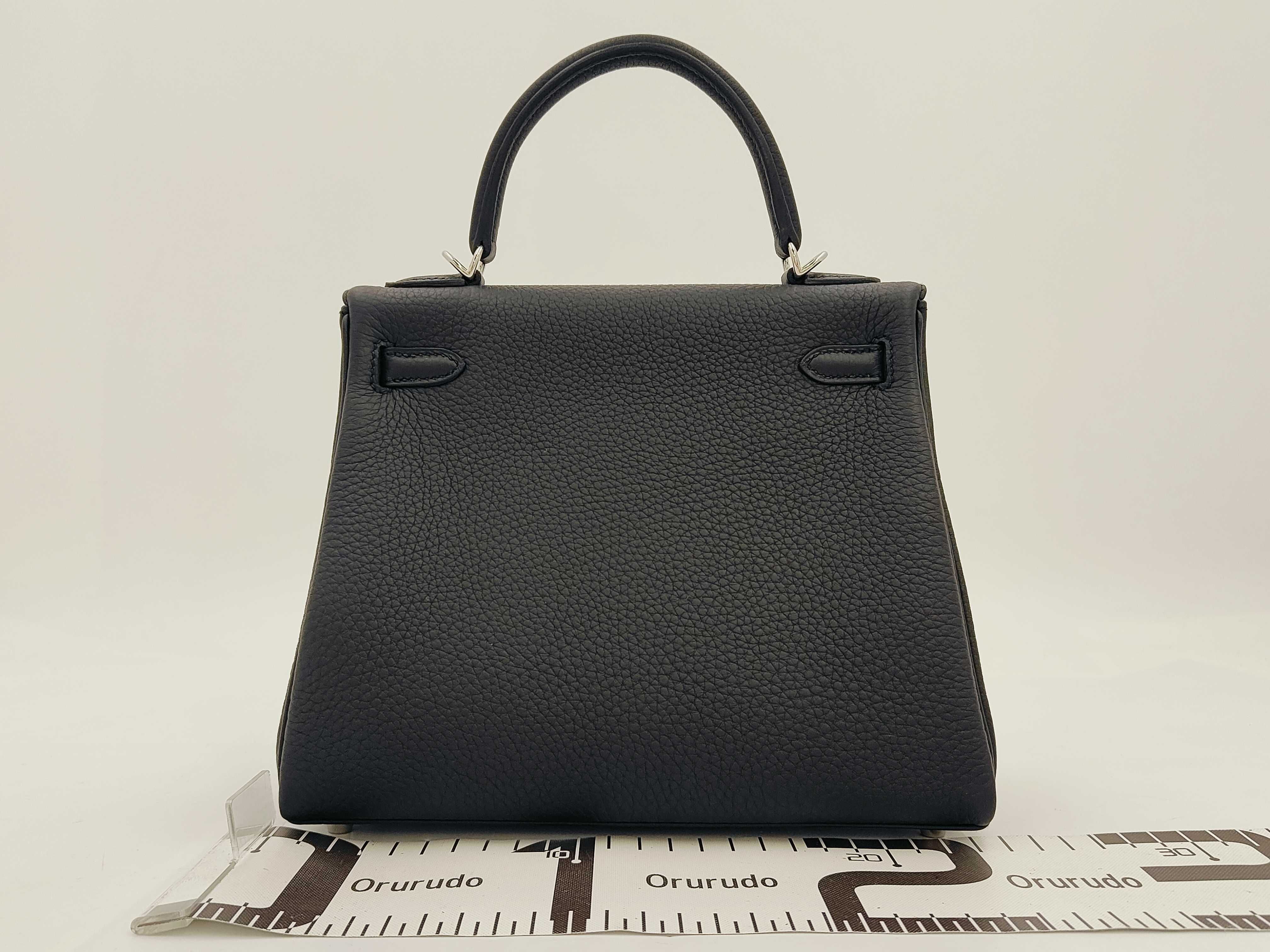 Kelly 25 Togo Black Silver Hardware G Stamp Handbag — view 2