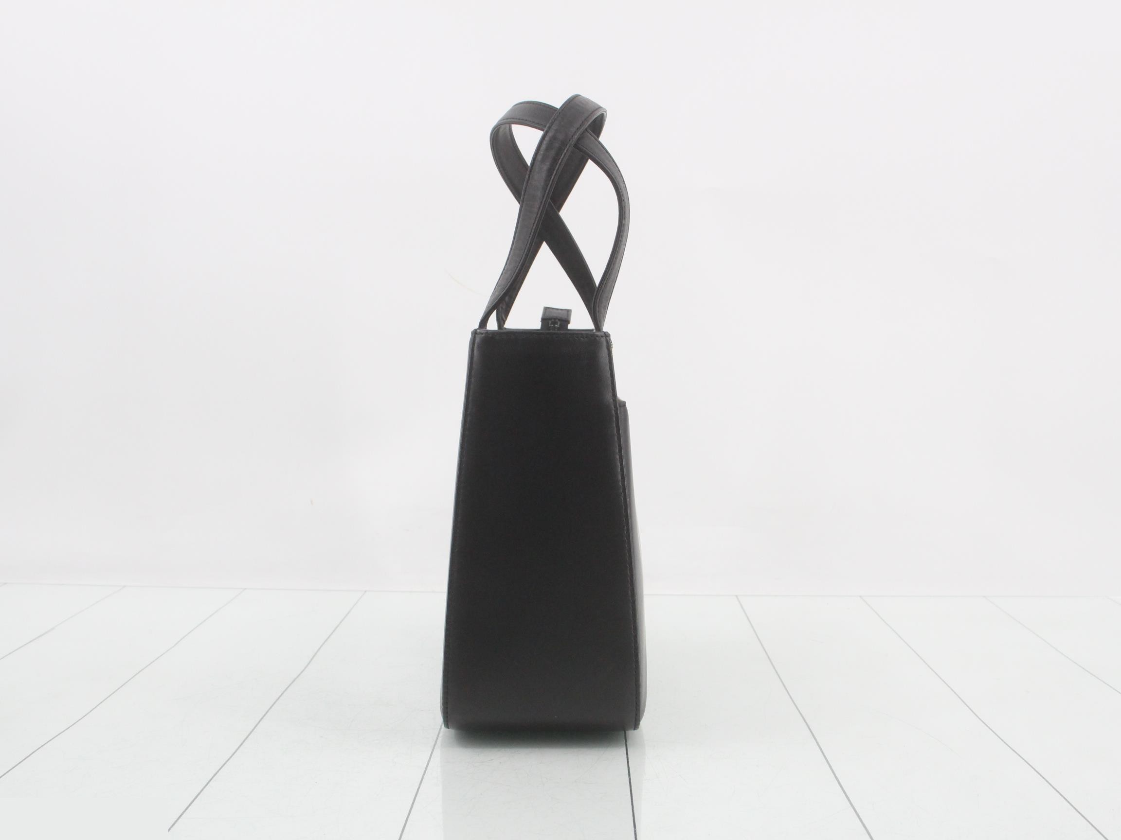 handbag — view 4