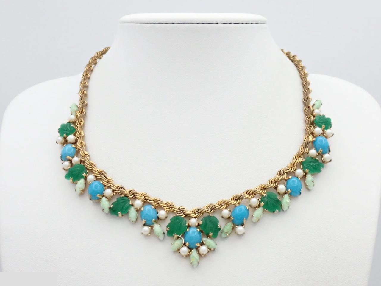 colored stone necklace, neck circumference approximately 40cm — view 3