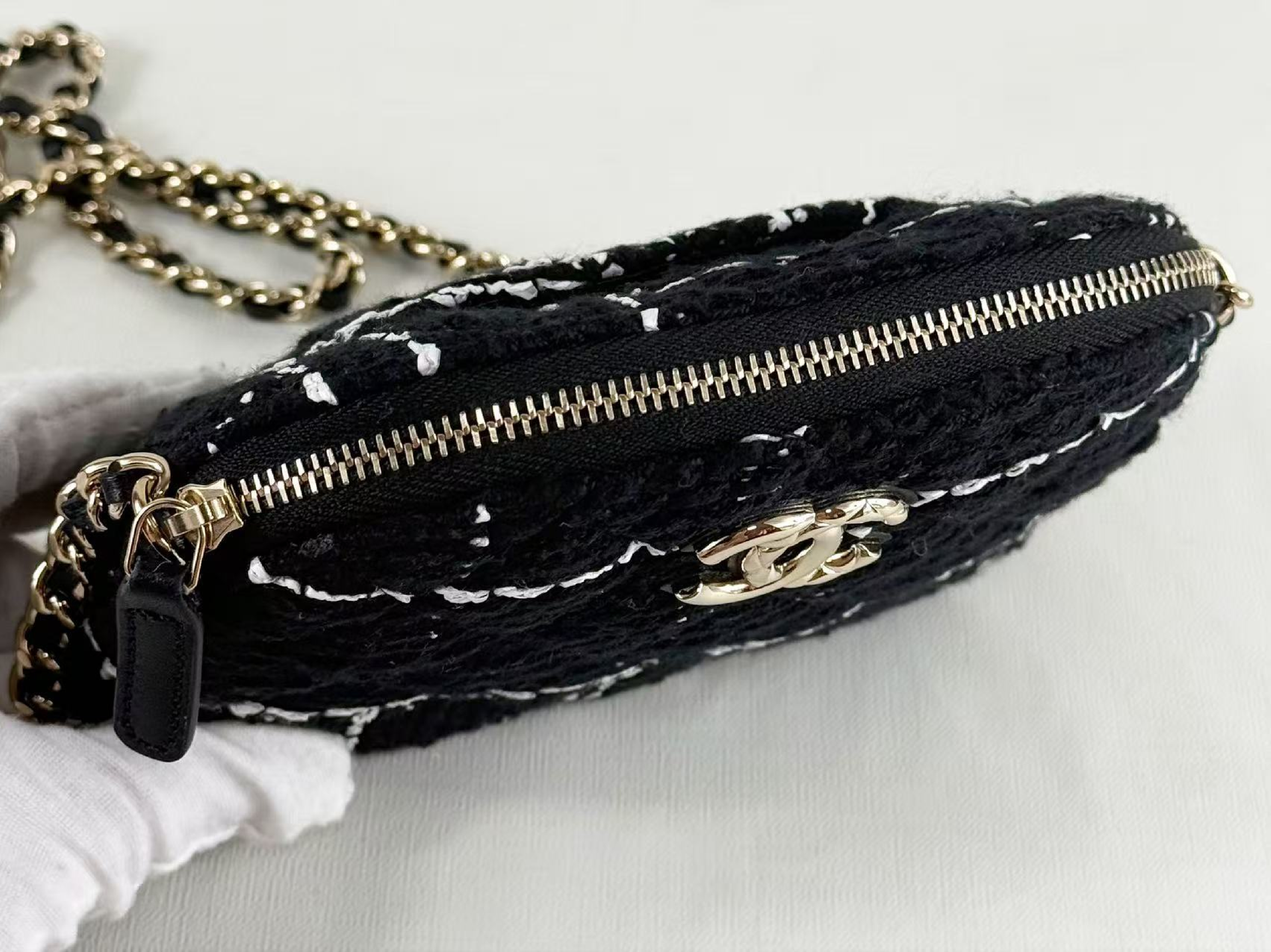 Black and White Tweed VIP Birthday Gold Shoulder Bag, Approx. W16.5cm, with Dust Bag and Random Serial Number, Gold Hardware, KH0EL3CE. — view 12