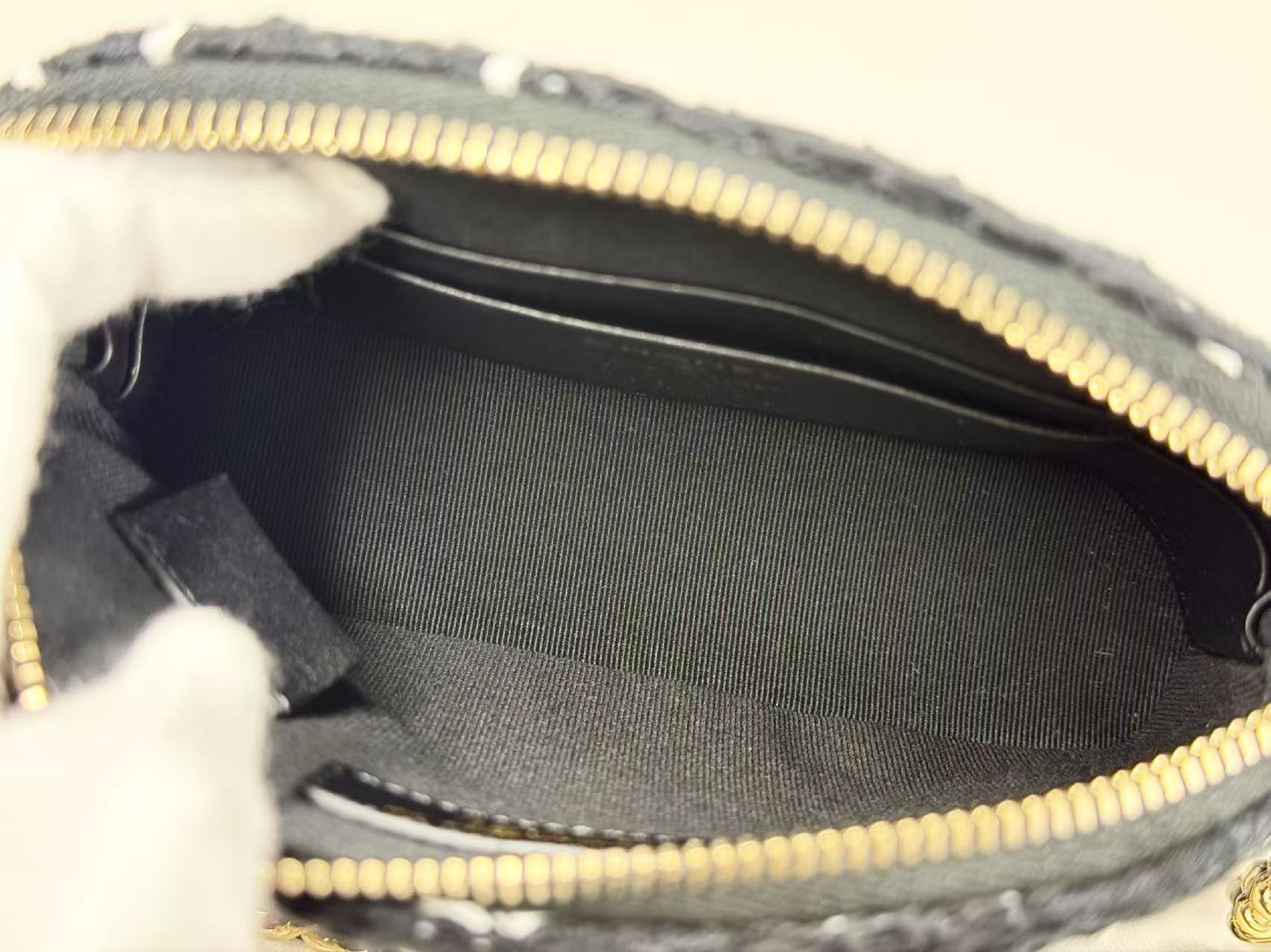 Black and White Tweed VIP Birthday Gold Shoulder Bag, Approx. W16.5cm, with Dust Bag and Random Serial Number, Gold Hardware, KH0EL3CE. — view 13