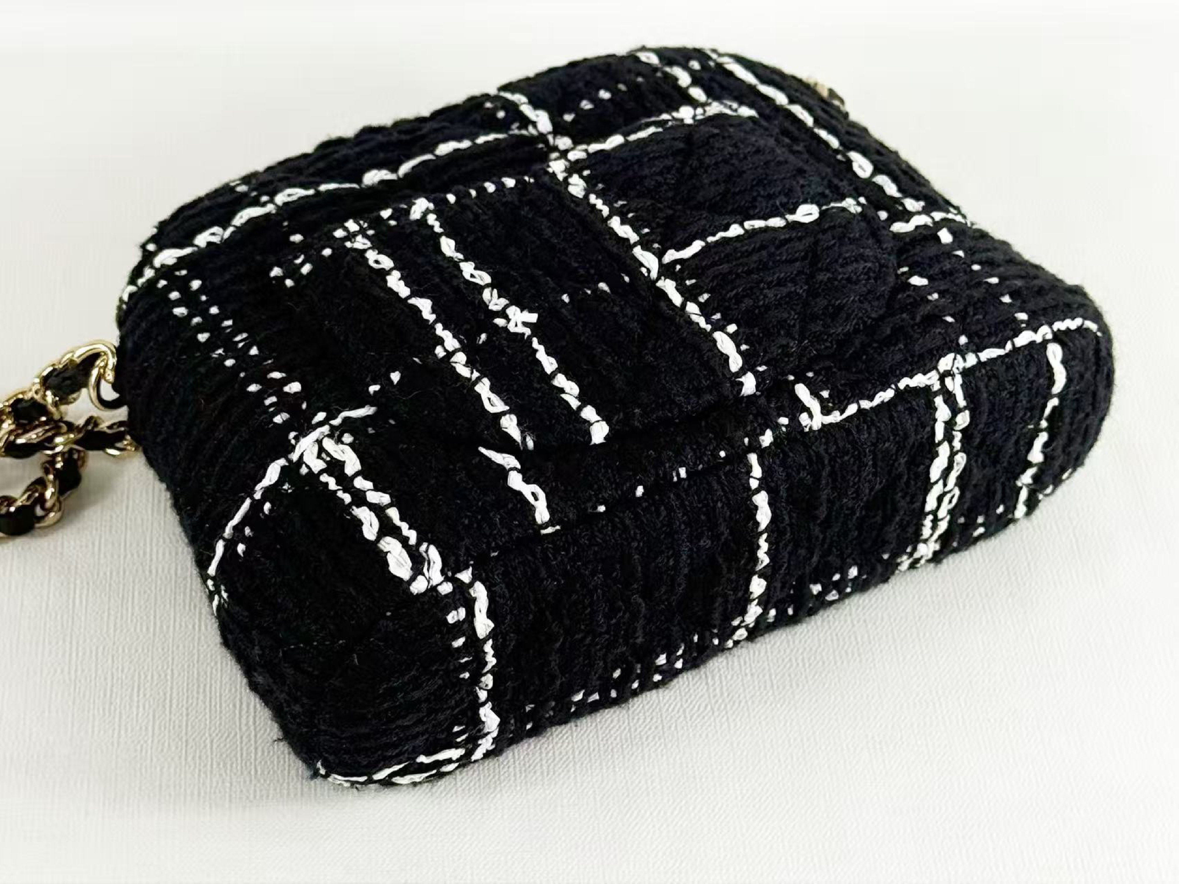 Black and White Tweed VIP Birthday Gold Shoulder Bag, Approx. W16.5cm, with Dust Bag and Random Serial Number, Gold Hardware, KH0EL3CE. — view 10