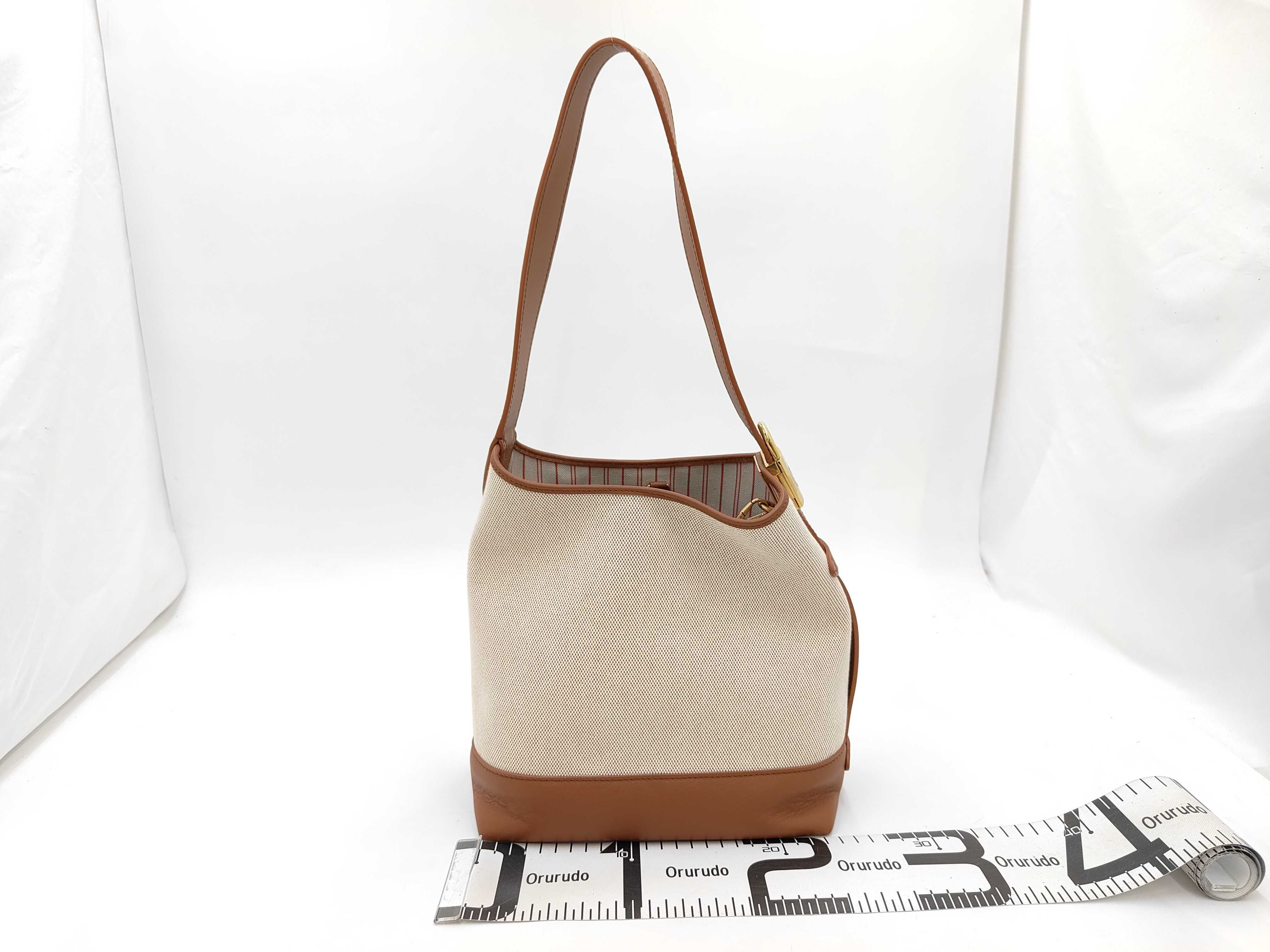M25468 Lowkey Hobo PM Canvas 2026 — view 2