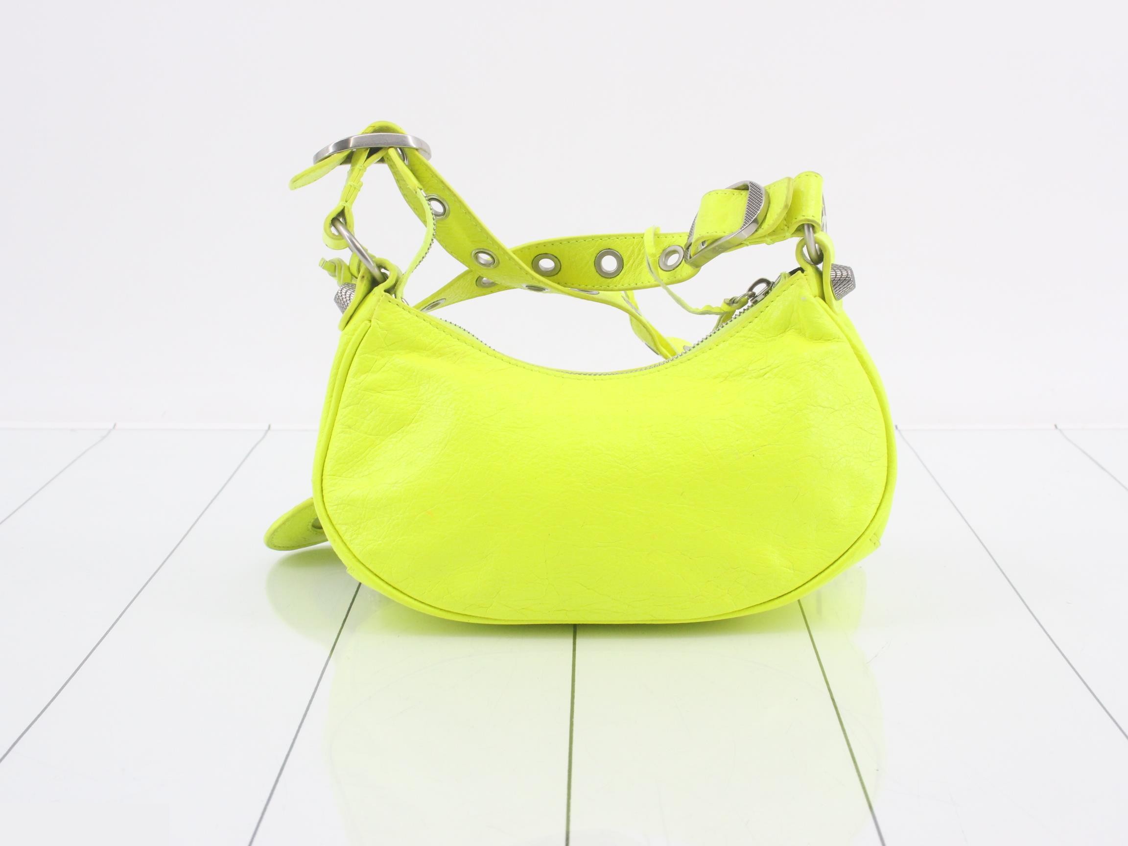 Le Cagole Shoulder Bag — view 2