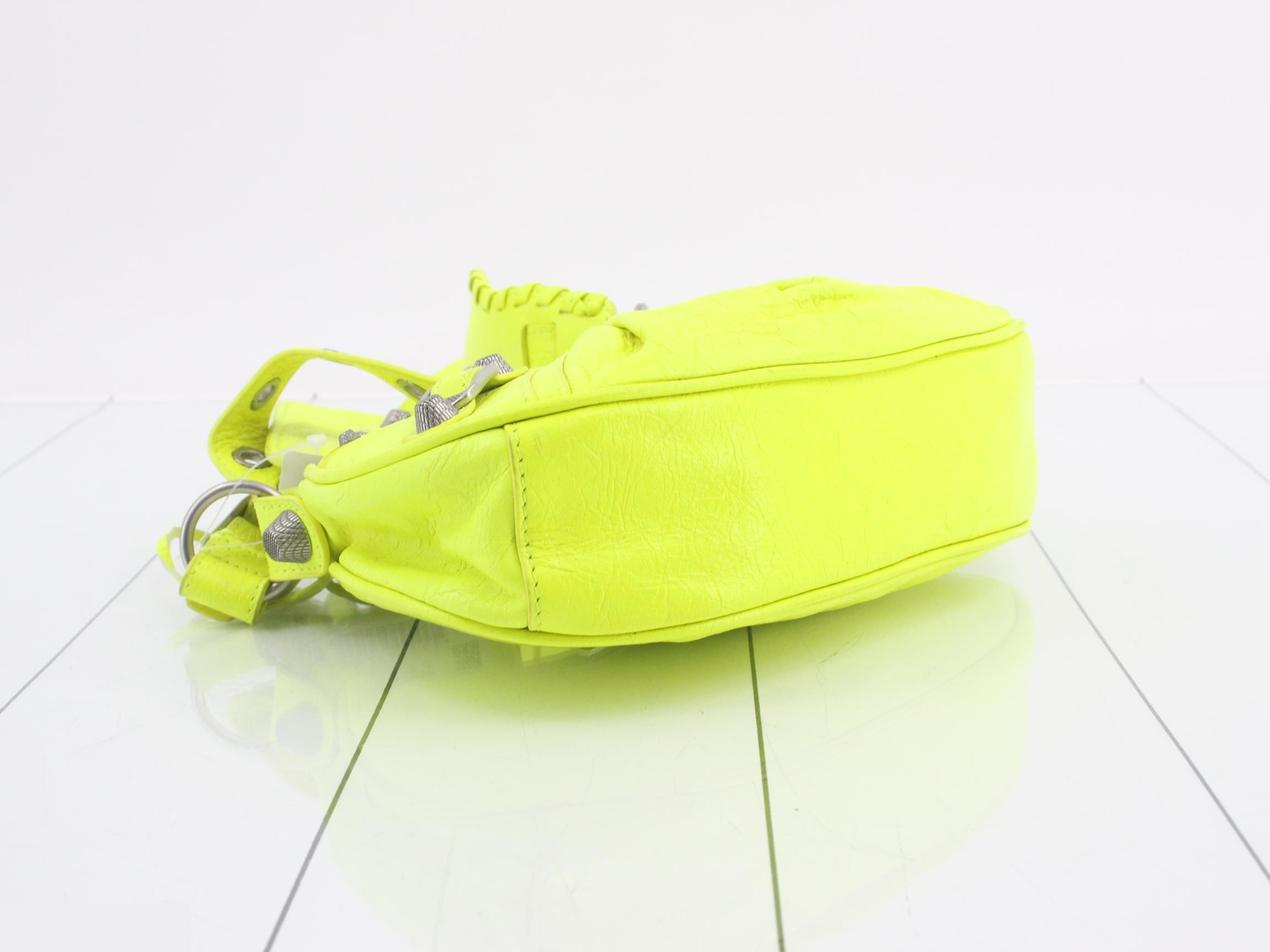 Le Cagole Shoulder Bag — view 5