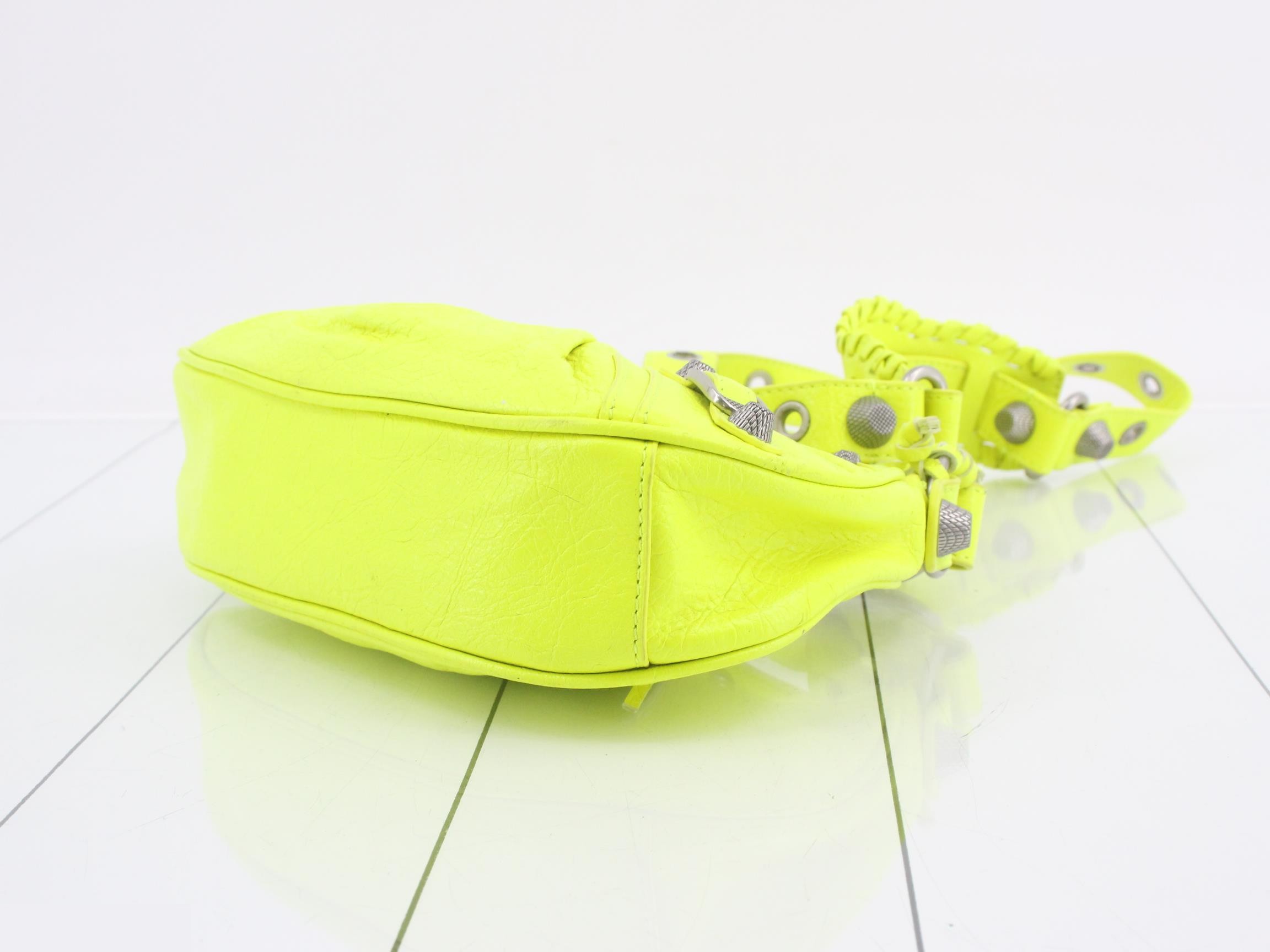 Le Cagole Shoulder Bag — view 6