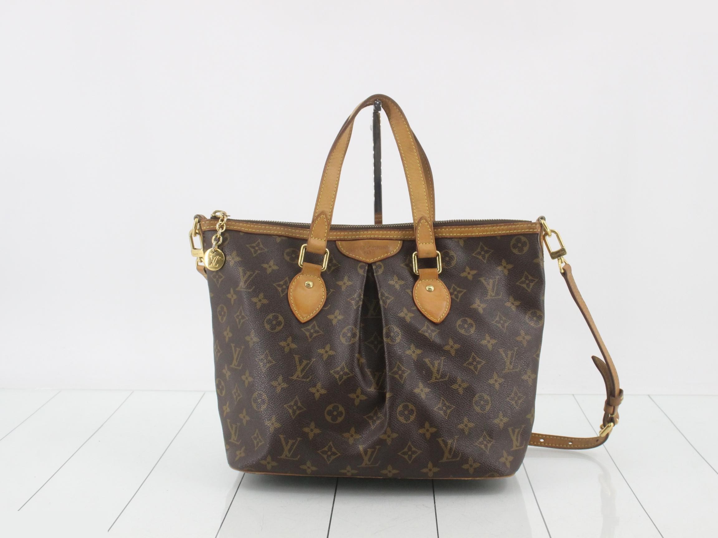 Palermo PM with shoulder strap