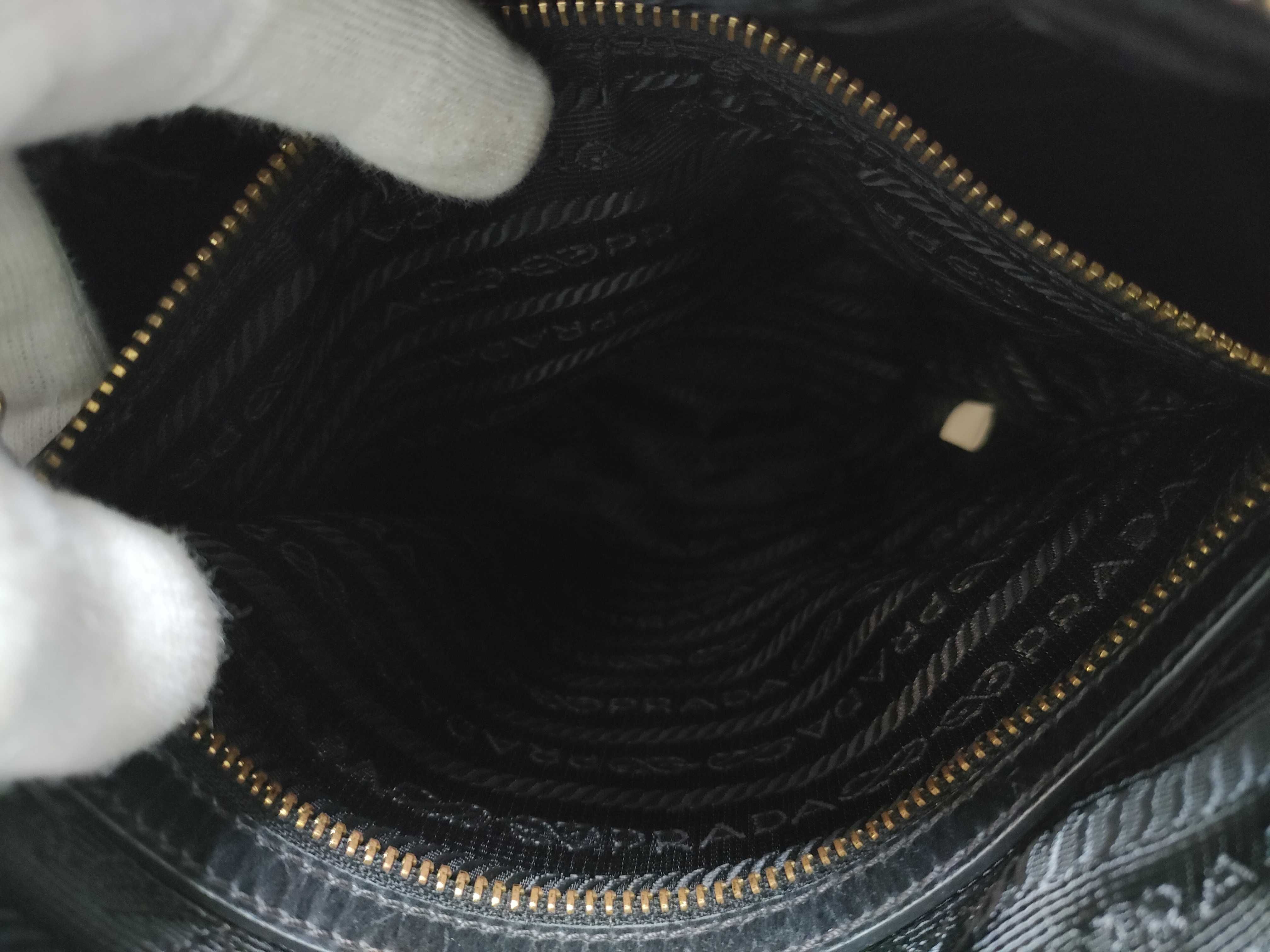 Nylon Prada One-Shoulder Handbag Nylon Triangle Logo Handbag — view 11