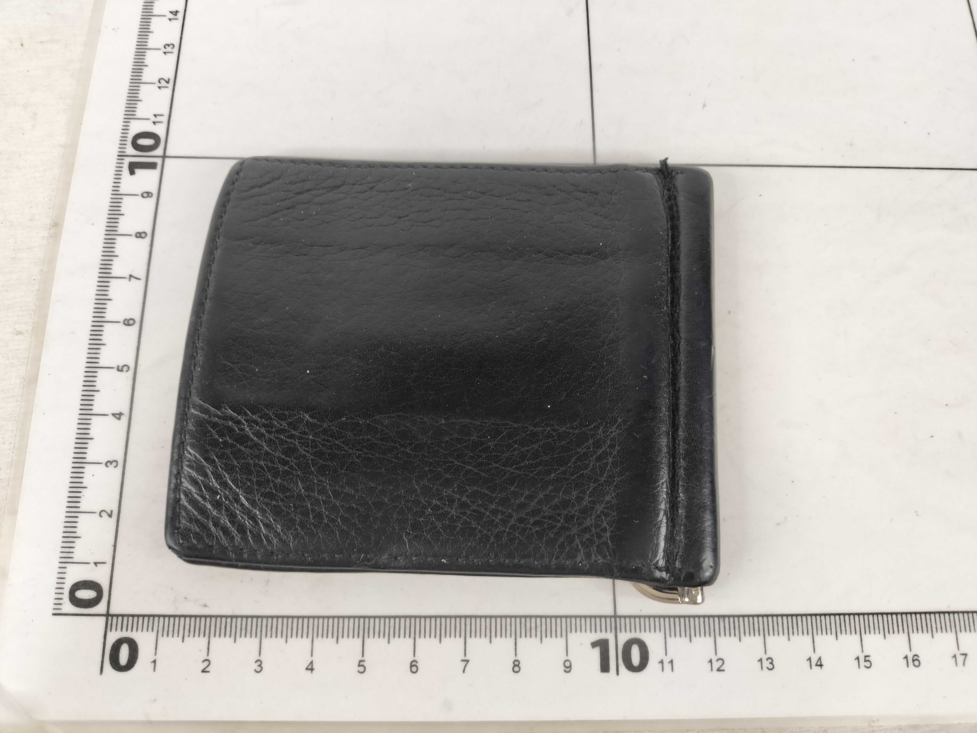 bi-fold wallet with interlocking money clip. — view 2