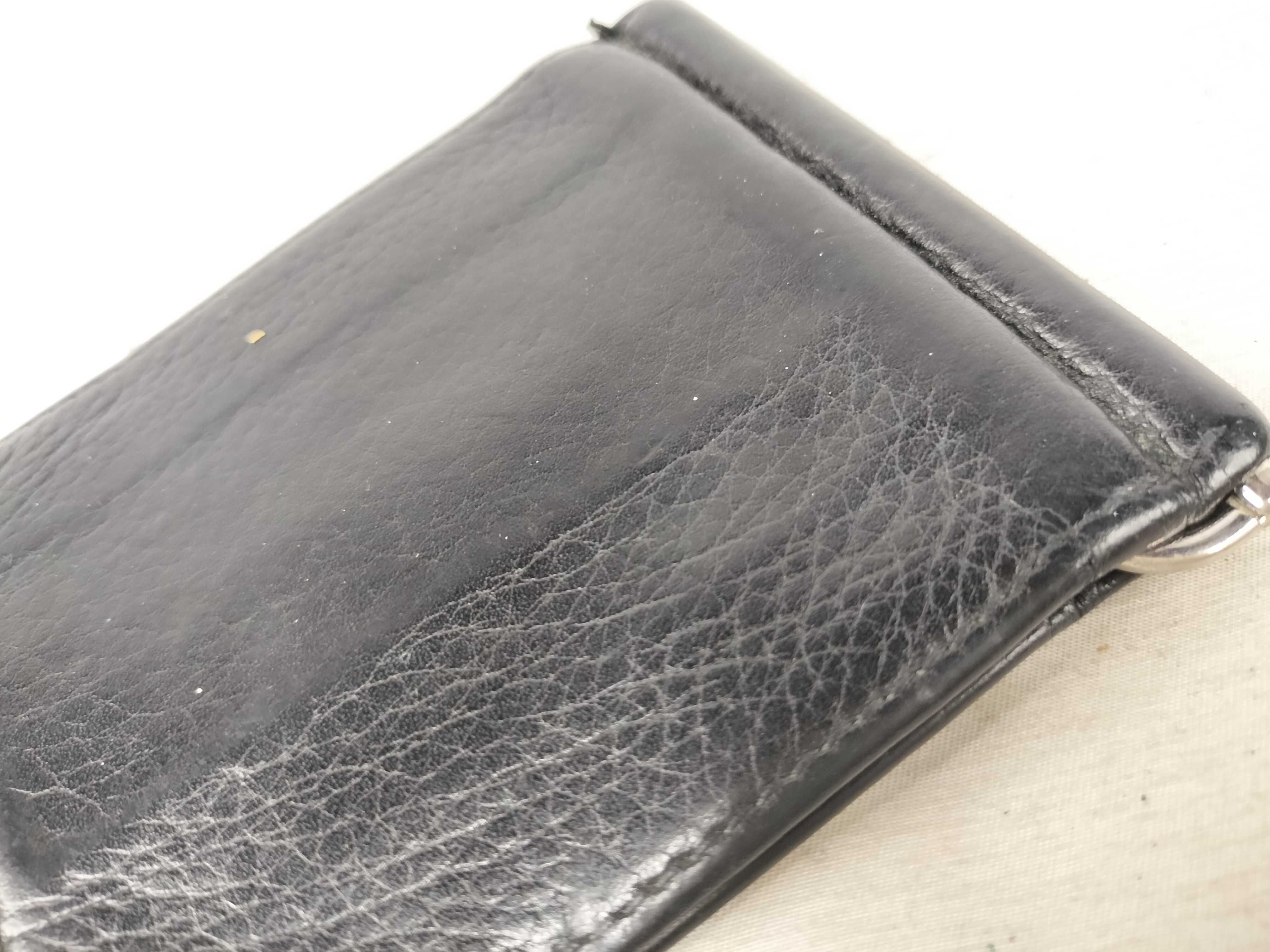 bi-fold wallet with interlocking money clip. — view 11