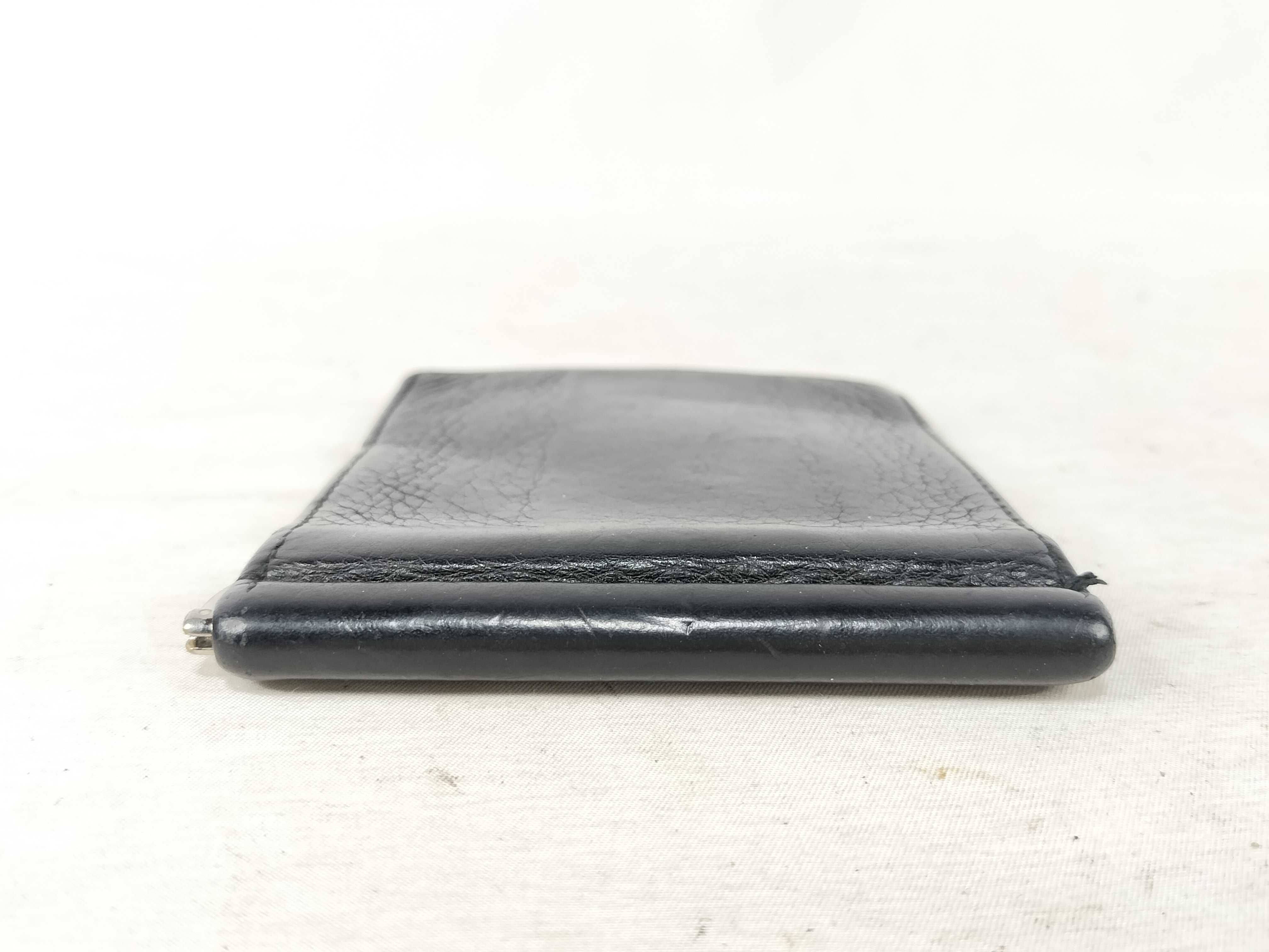 bi-fold wallet with interlocking money clip. — view 5