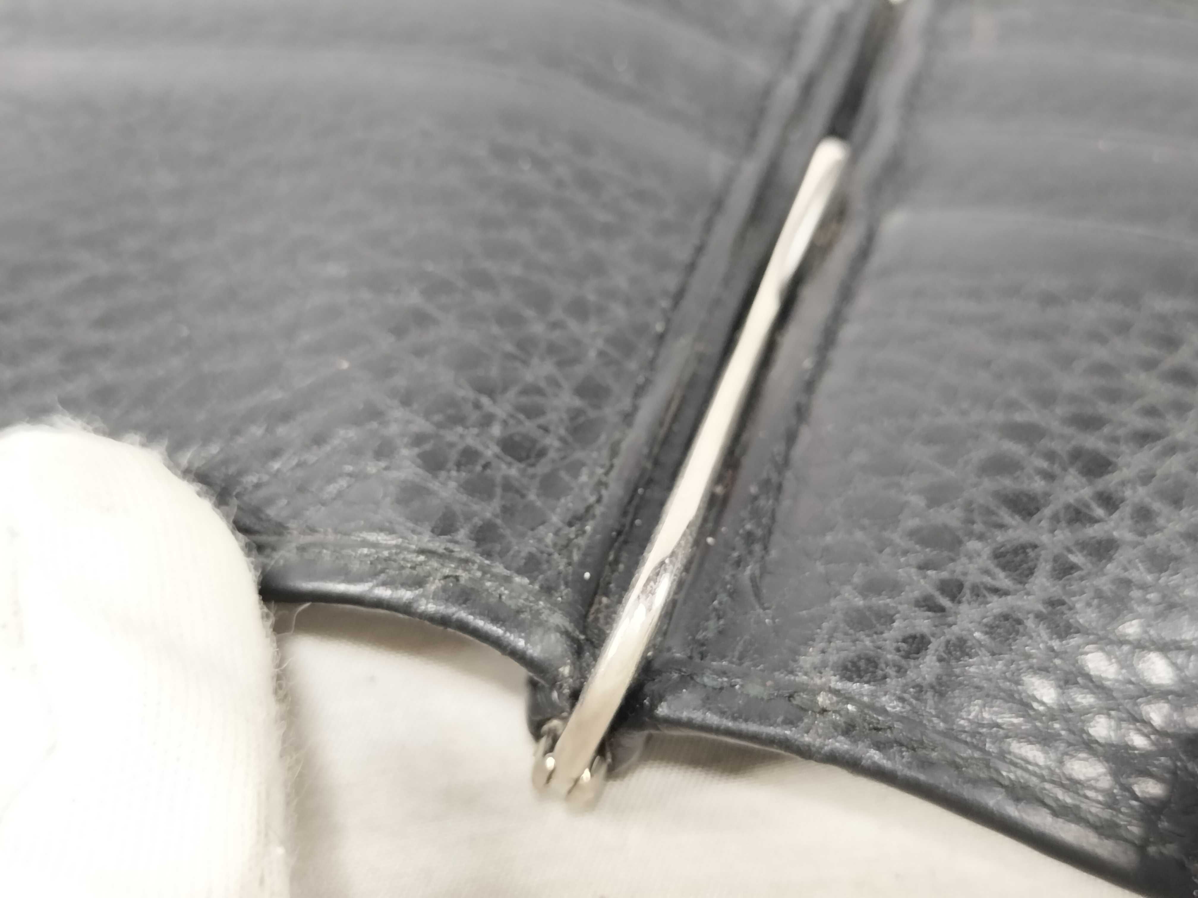 bi-fold wallet with interlocking money clip. — view 7