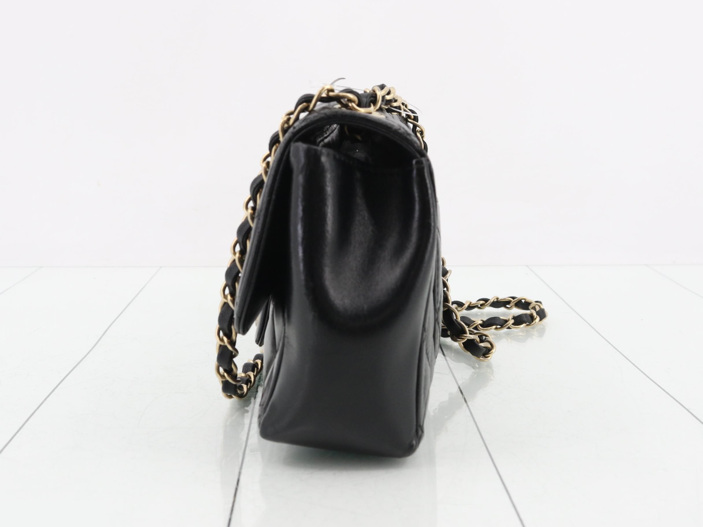 Matelassé Diana 22 Lambskin Double Chain Shoulder Bag, Black, Series 2 — view 3