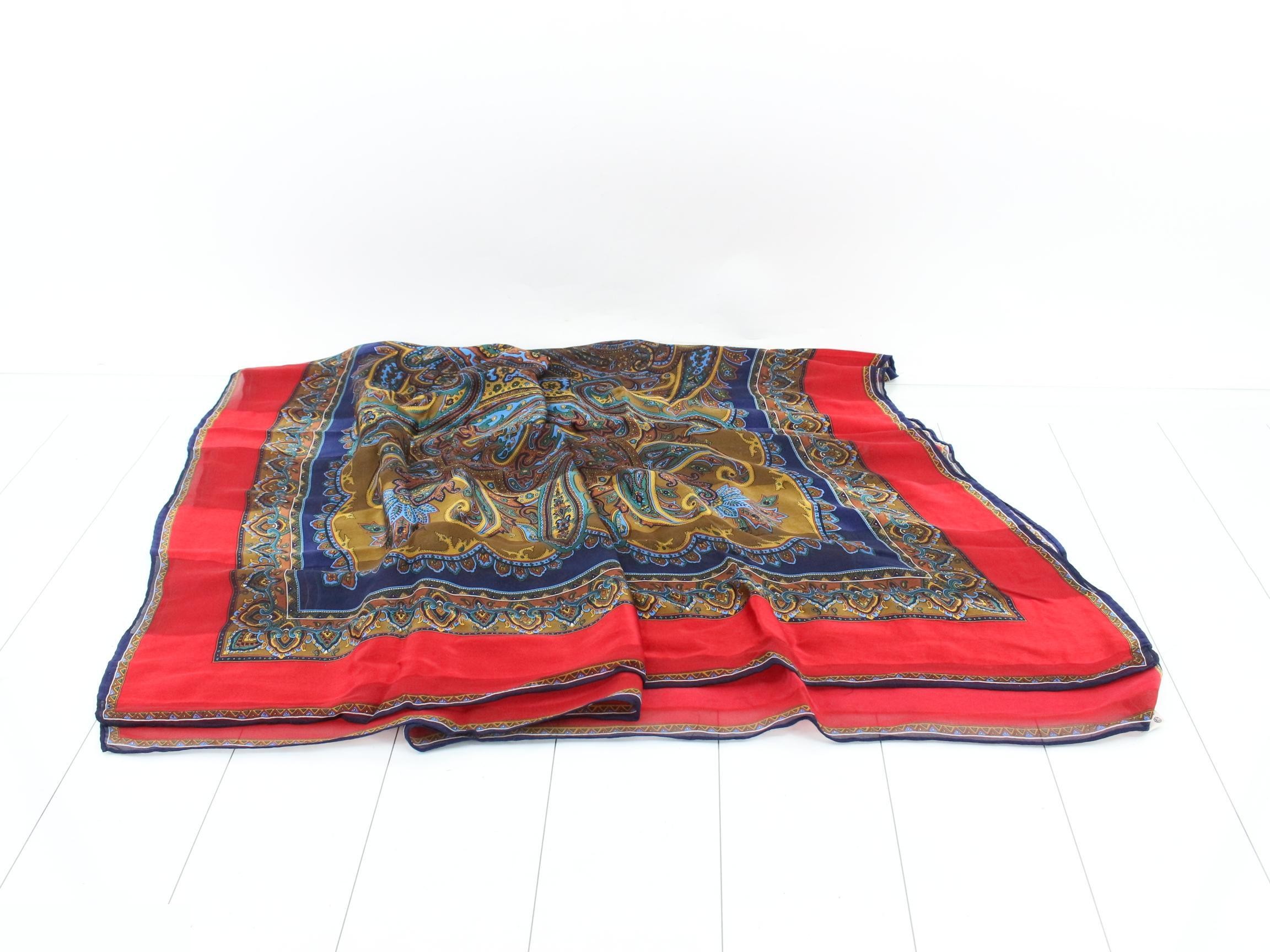 large scarf — view 3