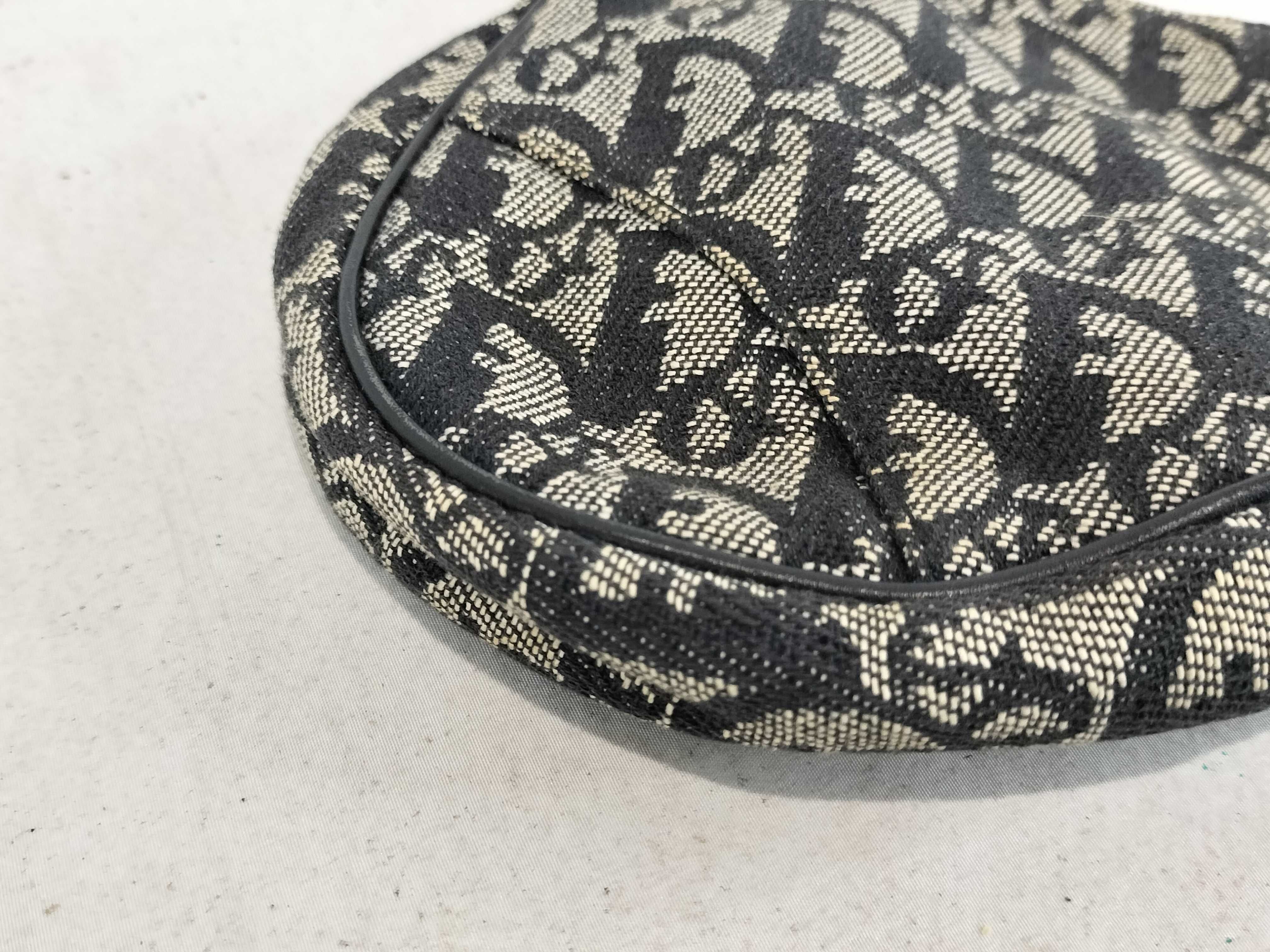 Trotter Saddle Pouch Handbag — view 6