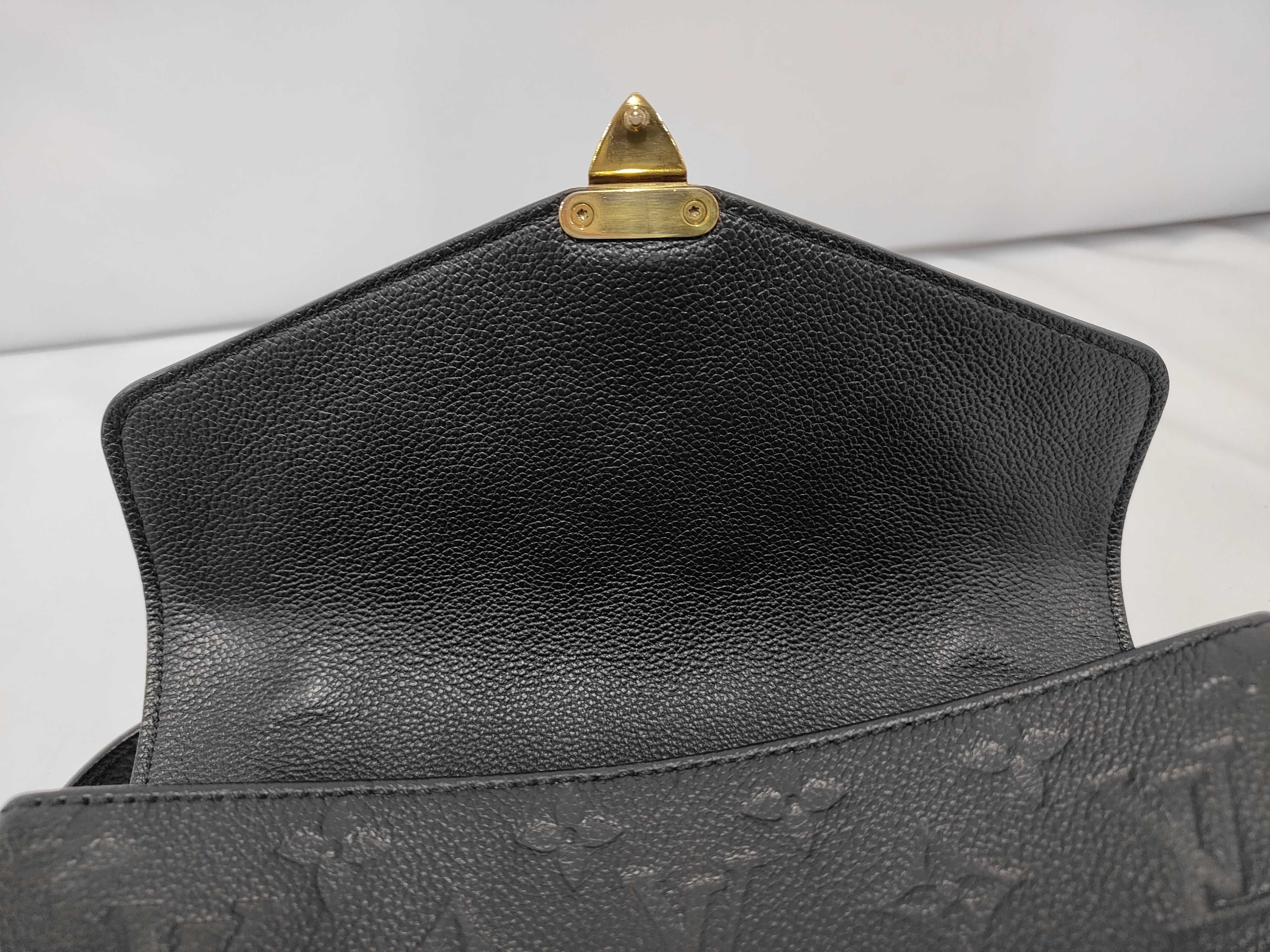 M41487 Metis MM Shoulder Bag — view 10