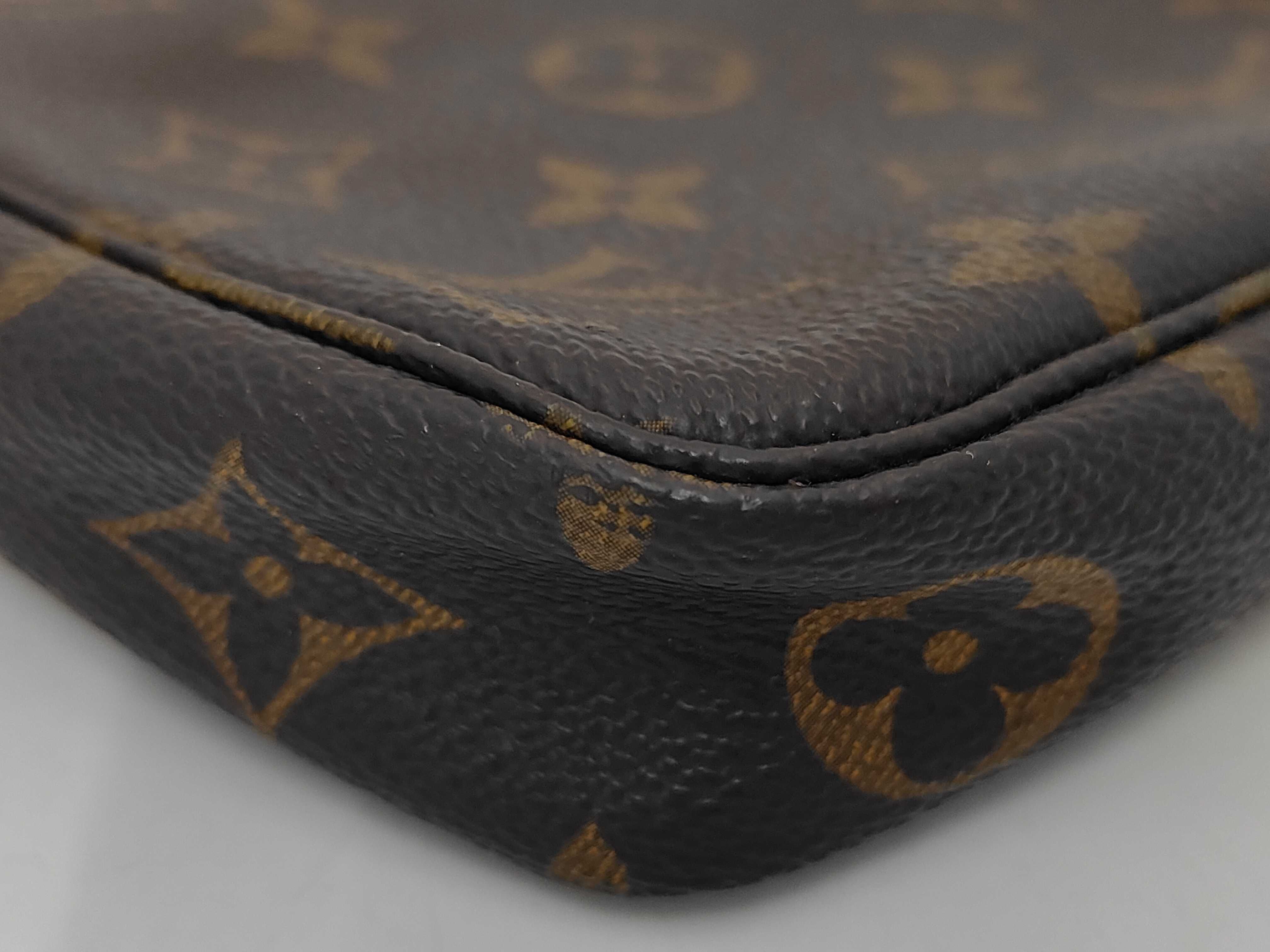 Monogram Pochette Accessoires M40712 AR1928 Handbag (Strap Damaged) — view 3