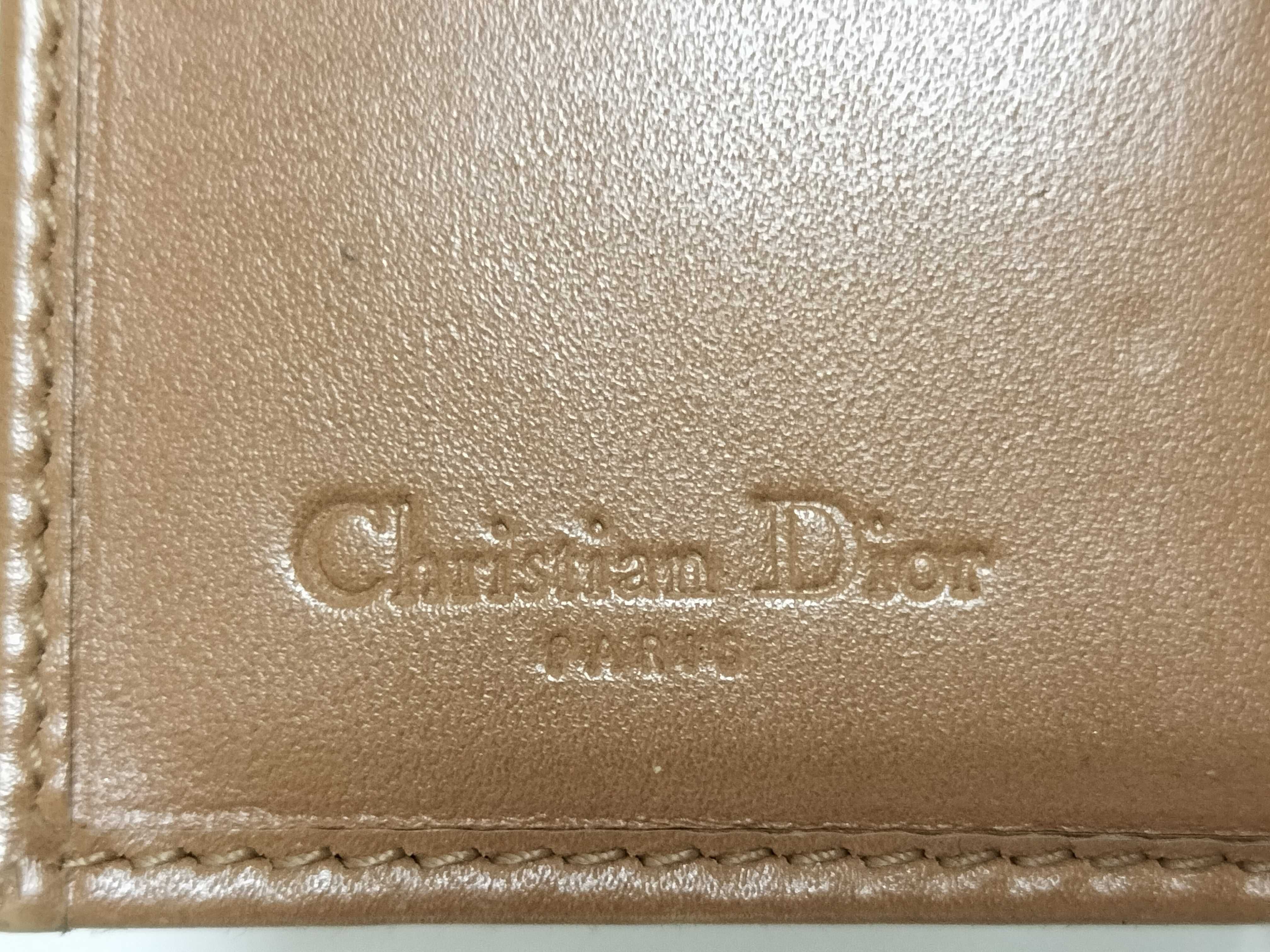 bi-fold wallet — view 12
