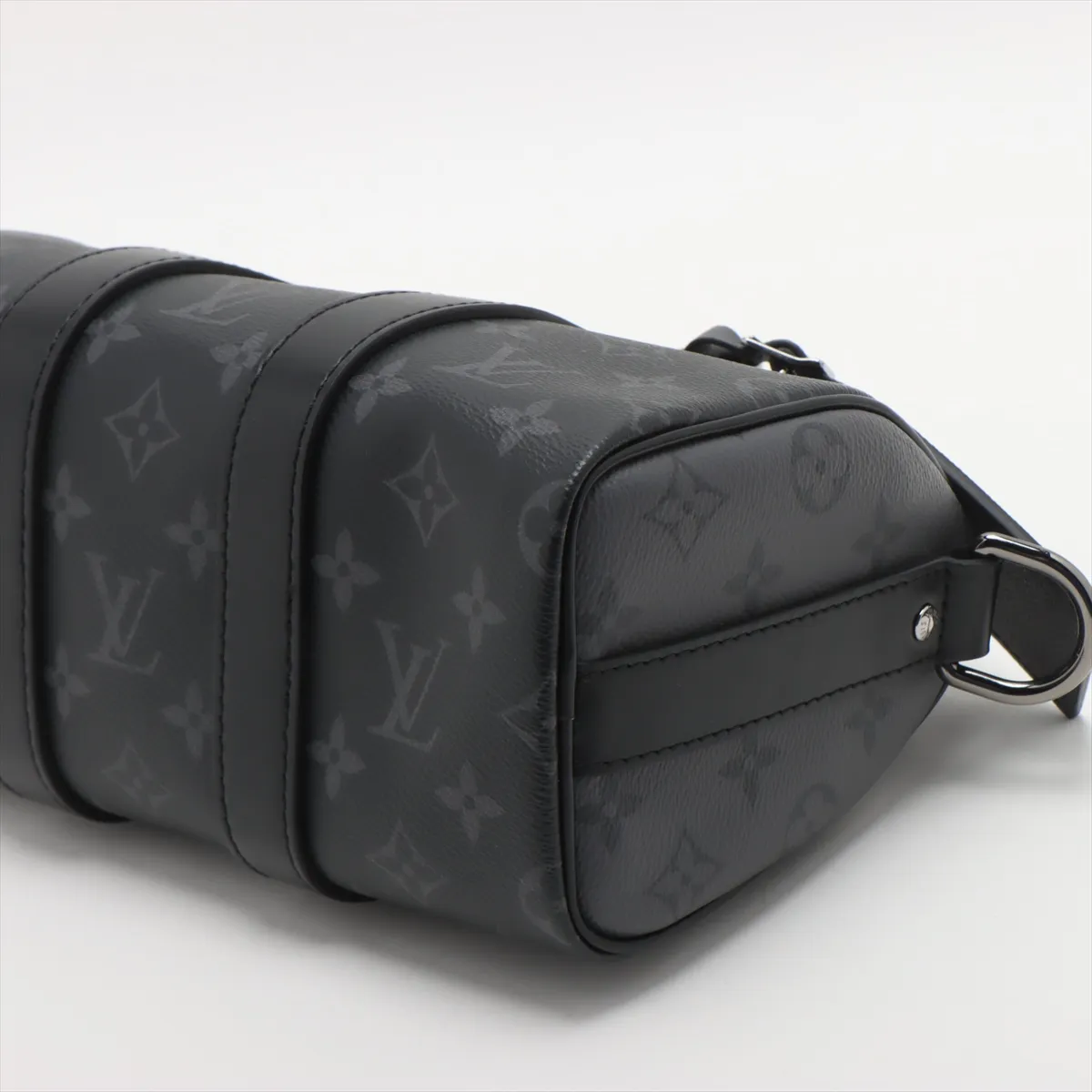 Monogram Eclipse Keepall Bandoulière 25 M46271 Black x Gray — view 3