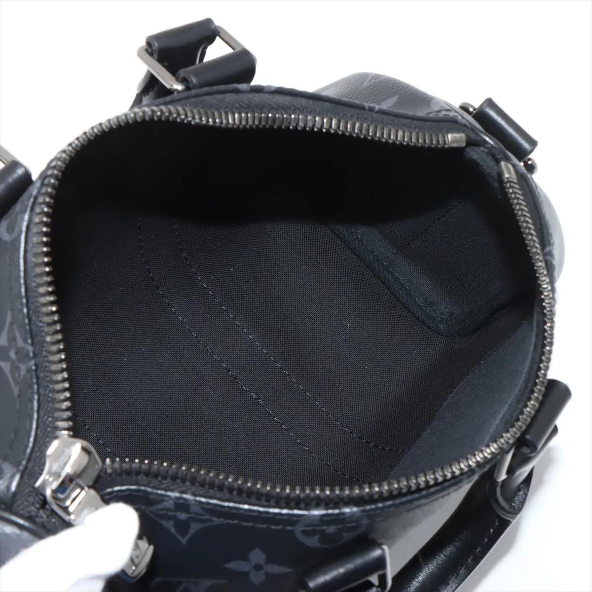 Monogram Eclipse Keepall Bandoulière 25 M46271 Black x Gray — view 9