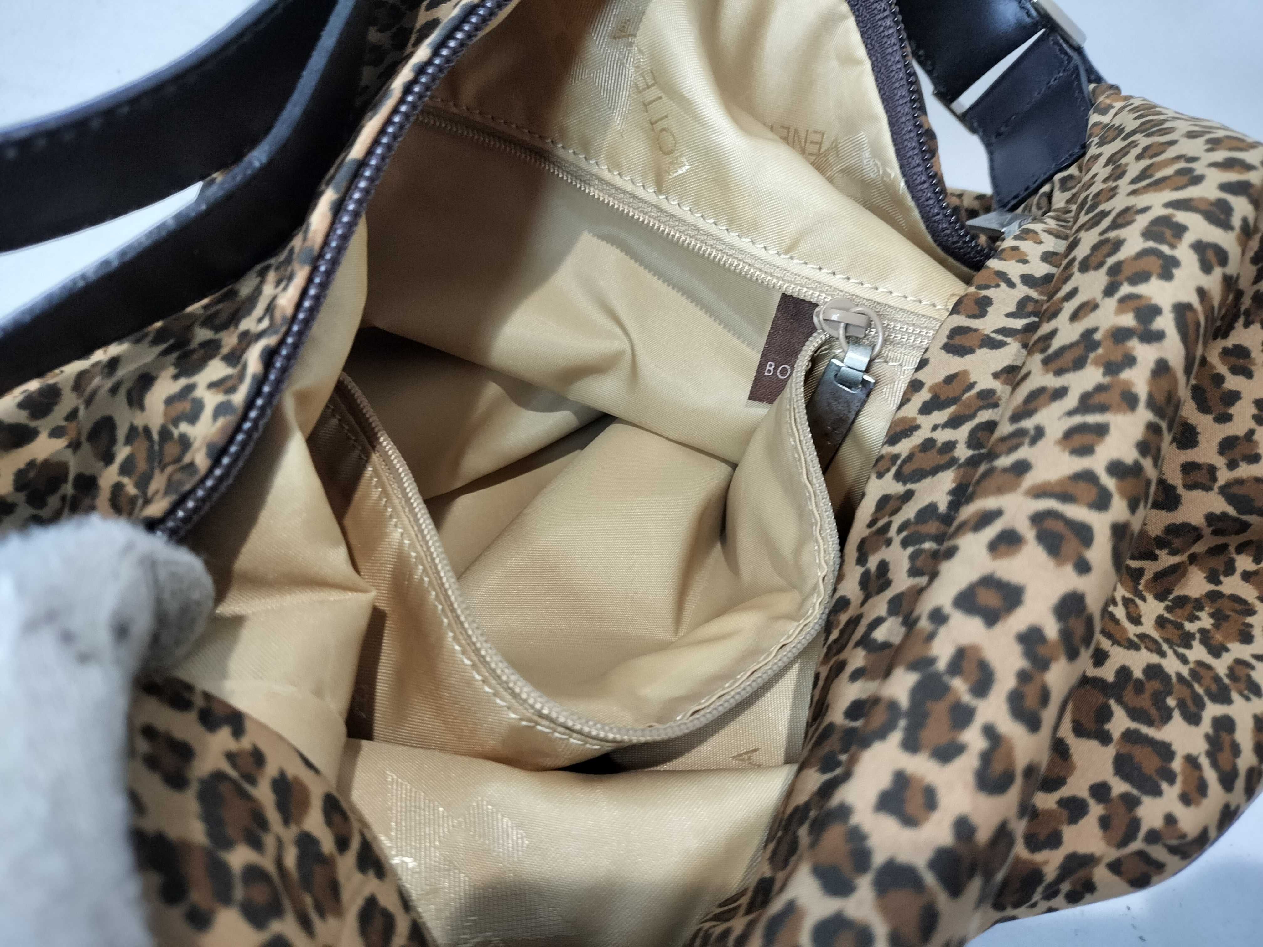 Leopard Print Nylon One-Shoulder Handbag (Almost New) — view 11