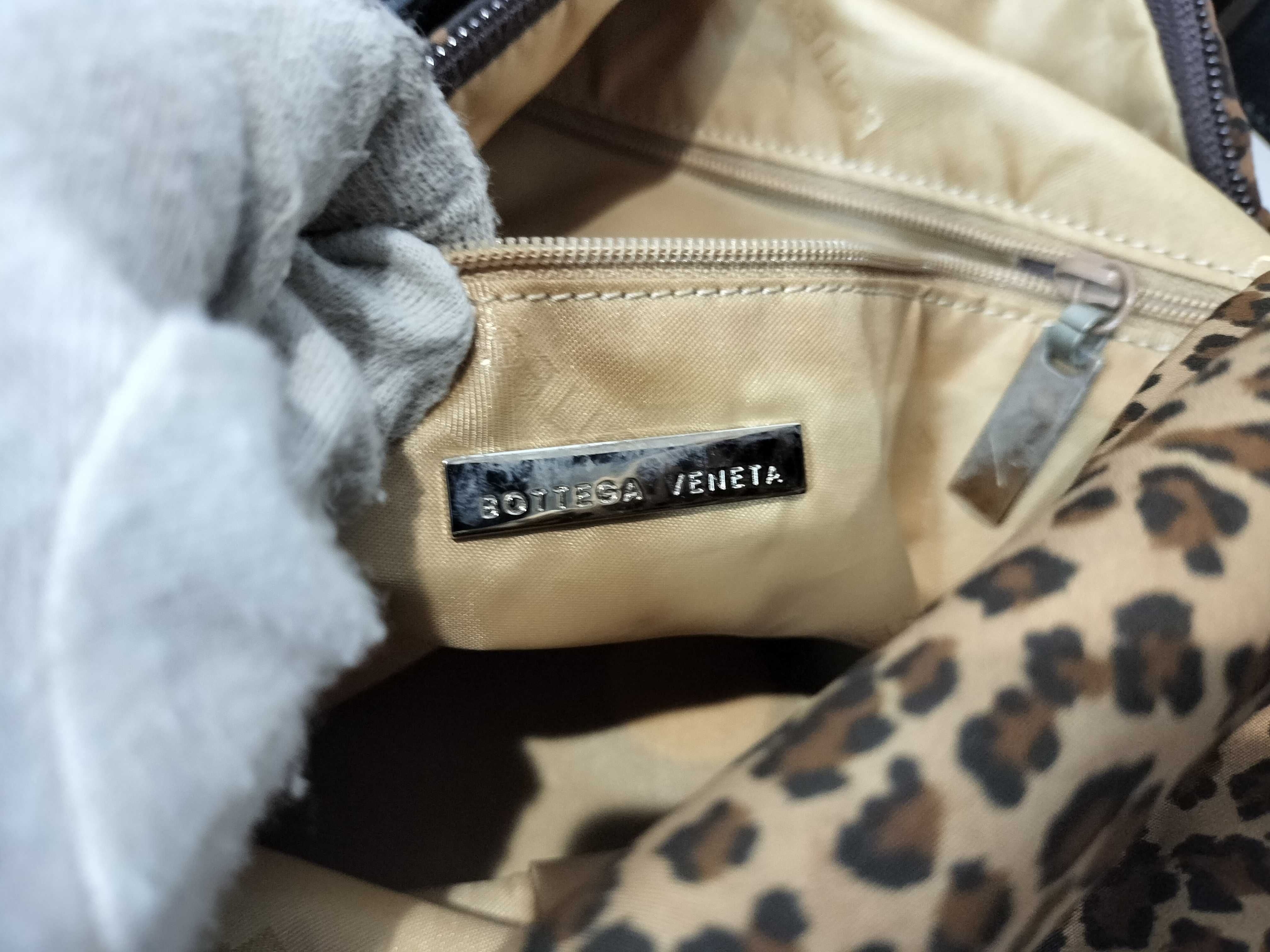 Leopard Print Nylon One-Shoulder Handbag (Almost New) — view 12