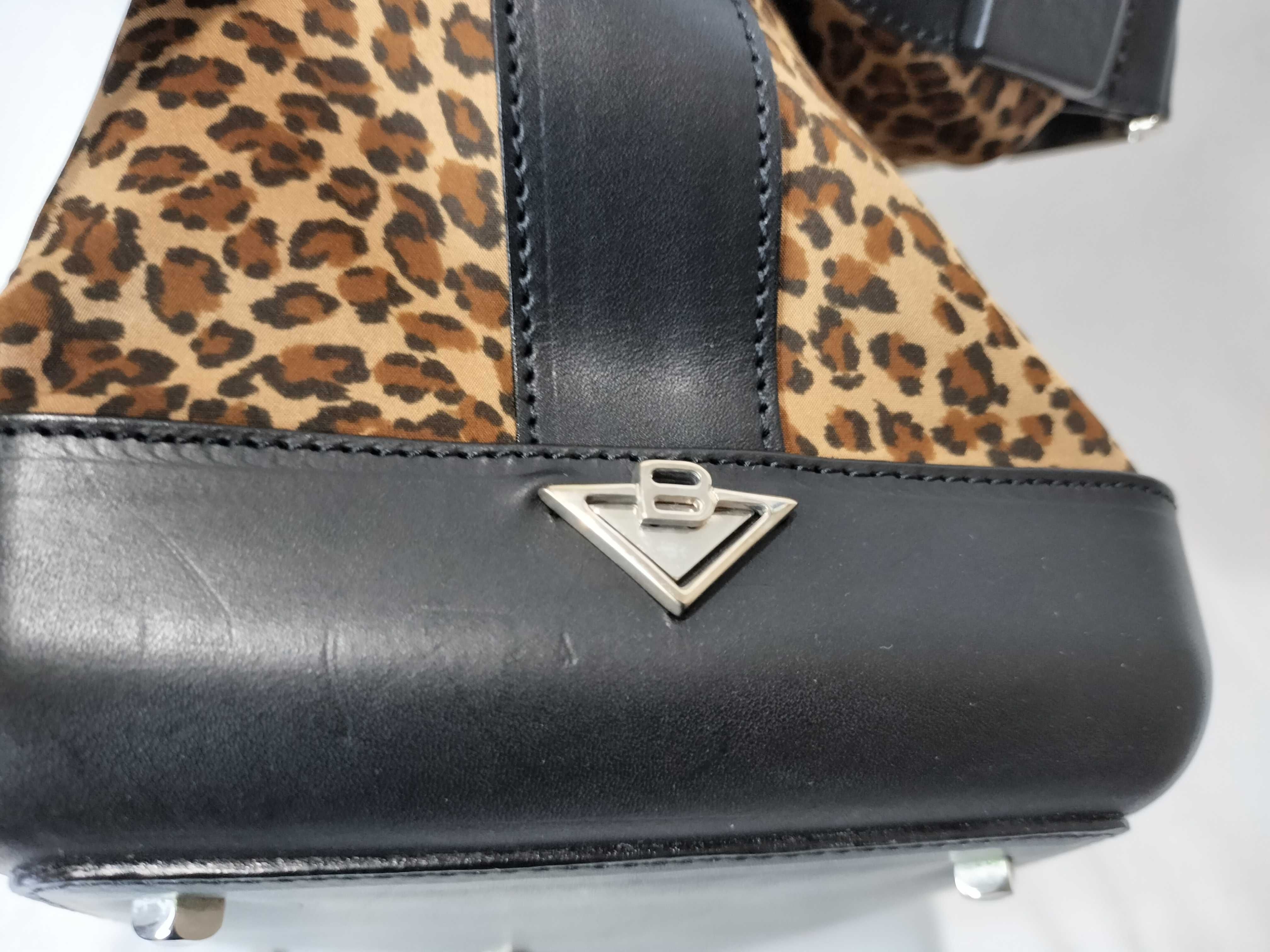 Leopard Print Nylon One-Shoulder Handbag (Almost New) — view 8