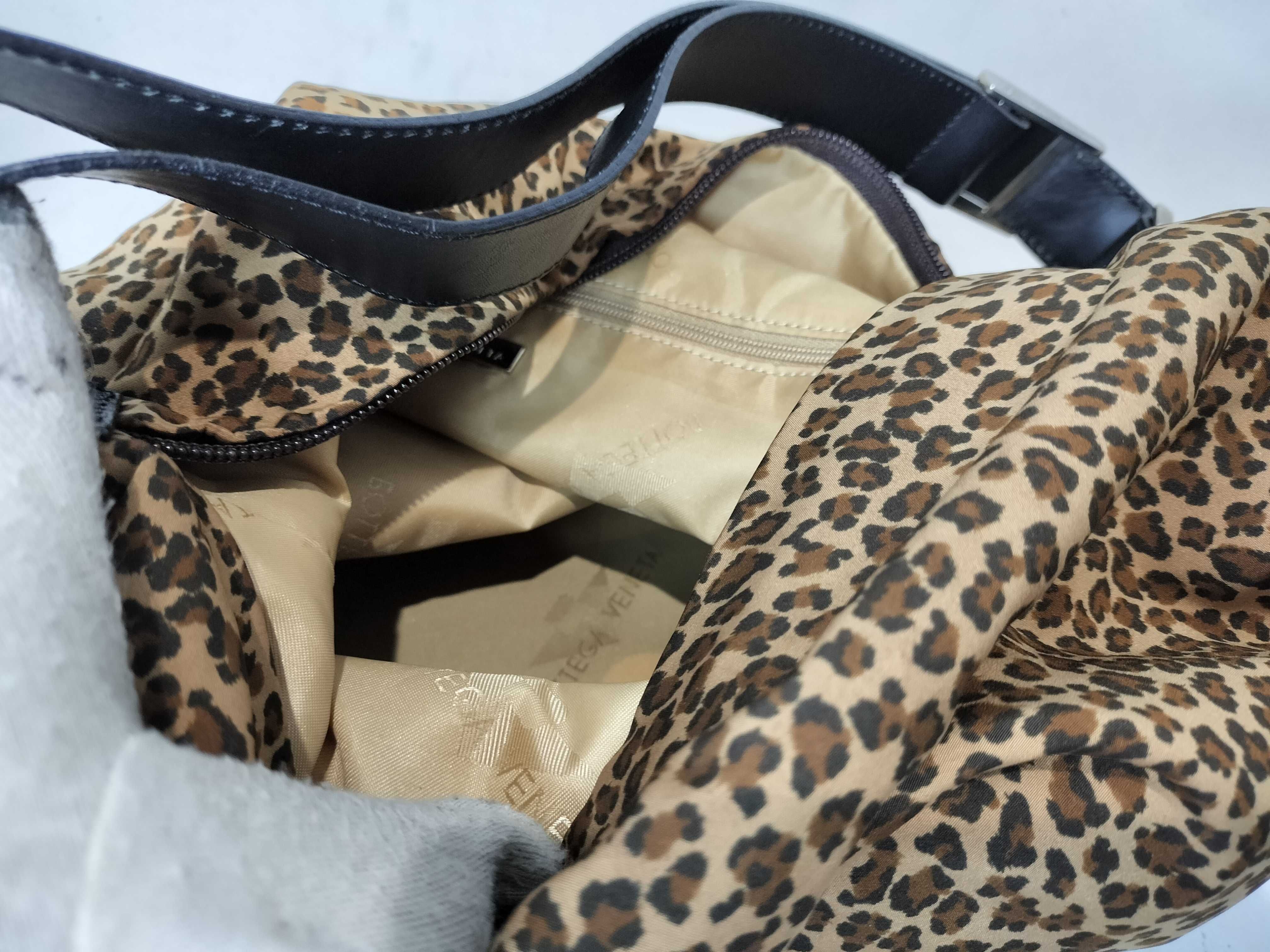 Leopard Print Nylon One-Shoulder Handbag (Almost New) — view 10
