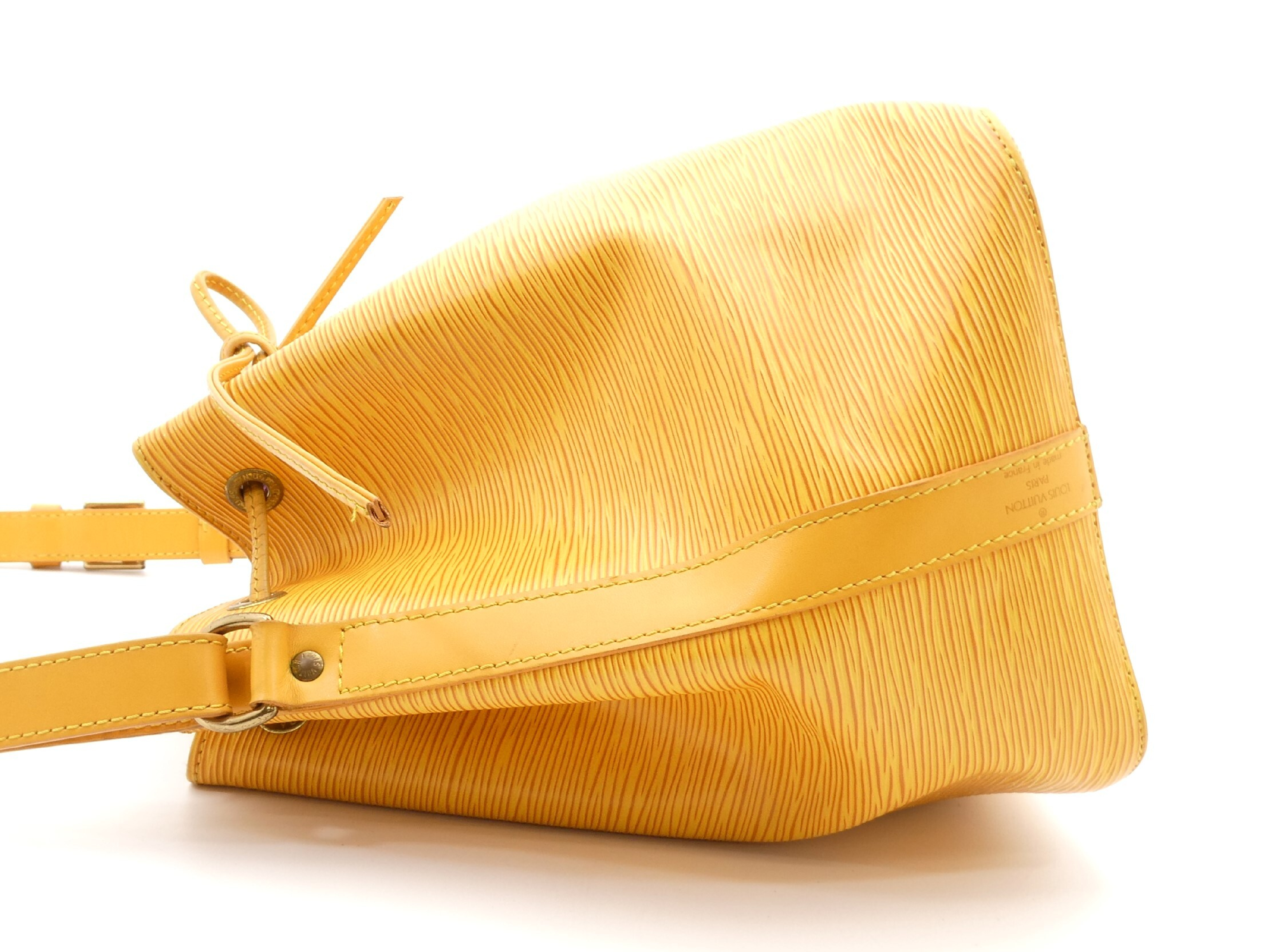 Epi Petit Noé Yellow Shoulder Bag — view 3