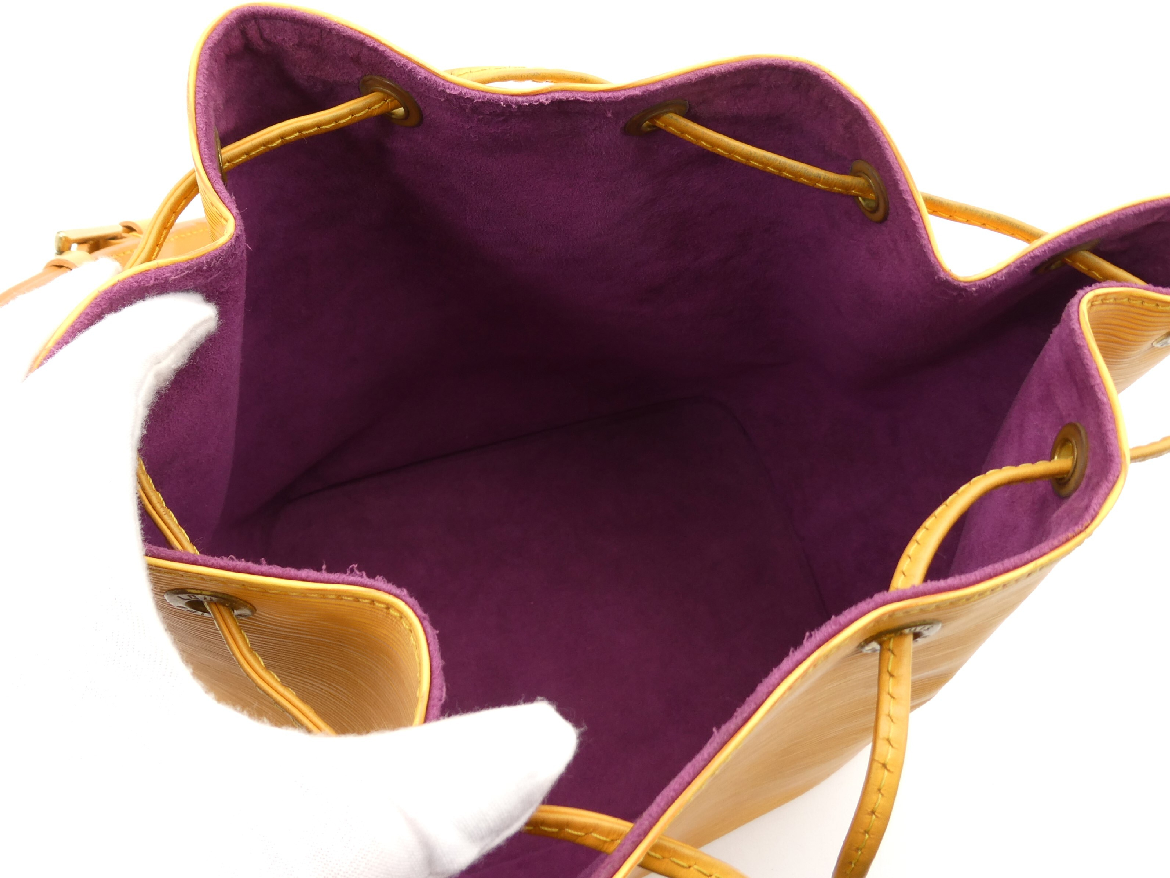Epi Petit Noé Yellow Shoulder Bag — view 7