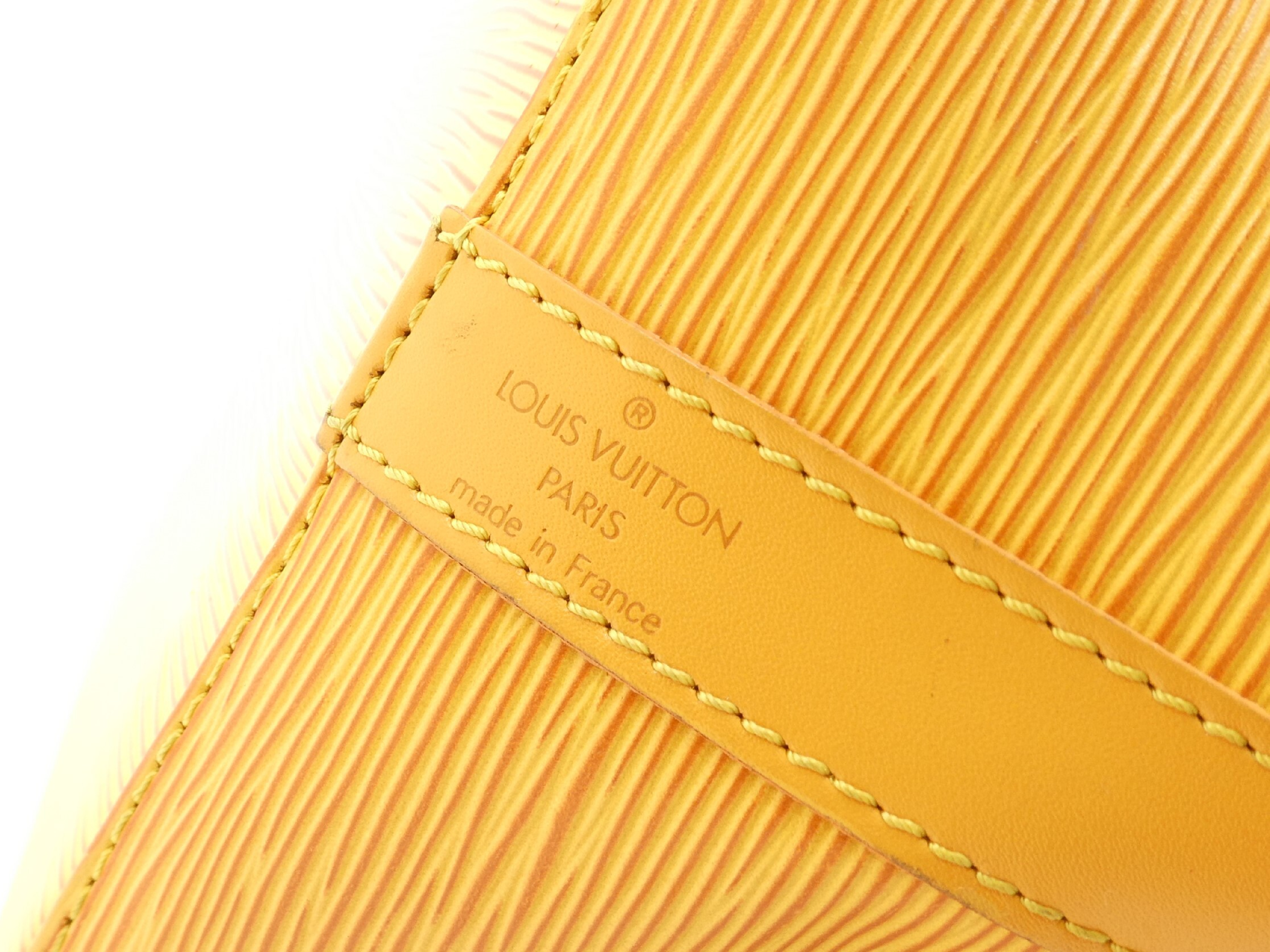 Epi Petit Noé Yellow Shoulder Bag — view 8