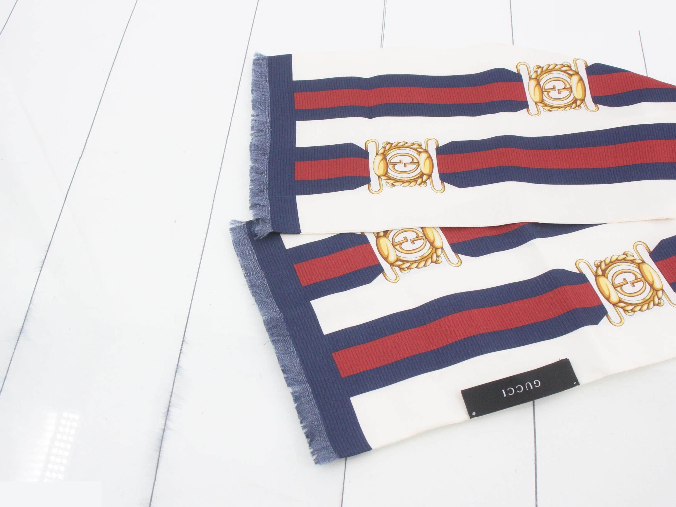 scarf — view 3
