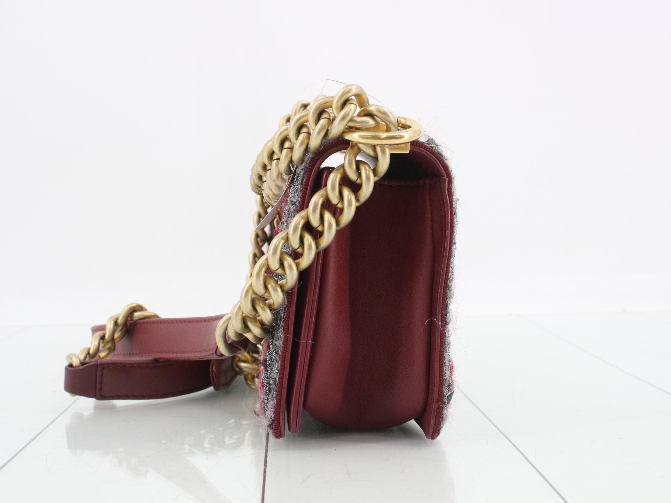 Tweed BOY CHANEL shoulder bag, item number 23. — view 3