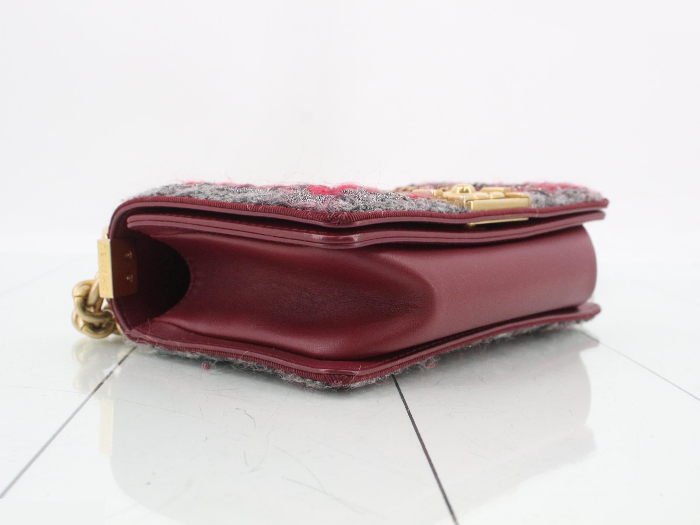 Tweed BOY CHANEL shoulder bag, item number 23. — view 5