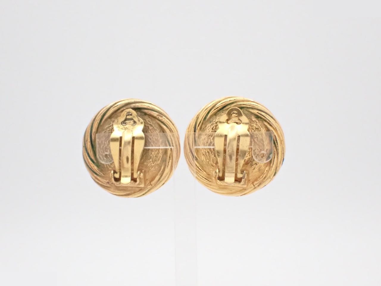 Coco Mark Pearl Twist Earrings 93P — view 2