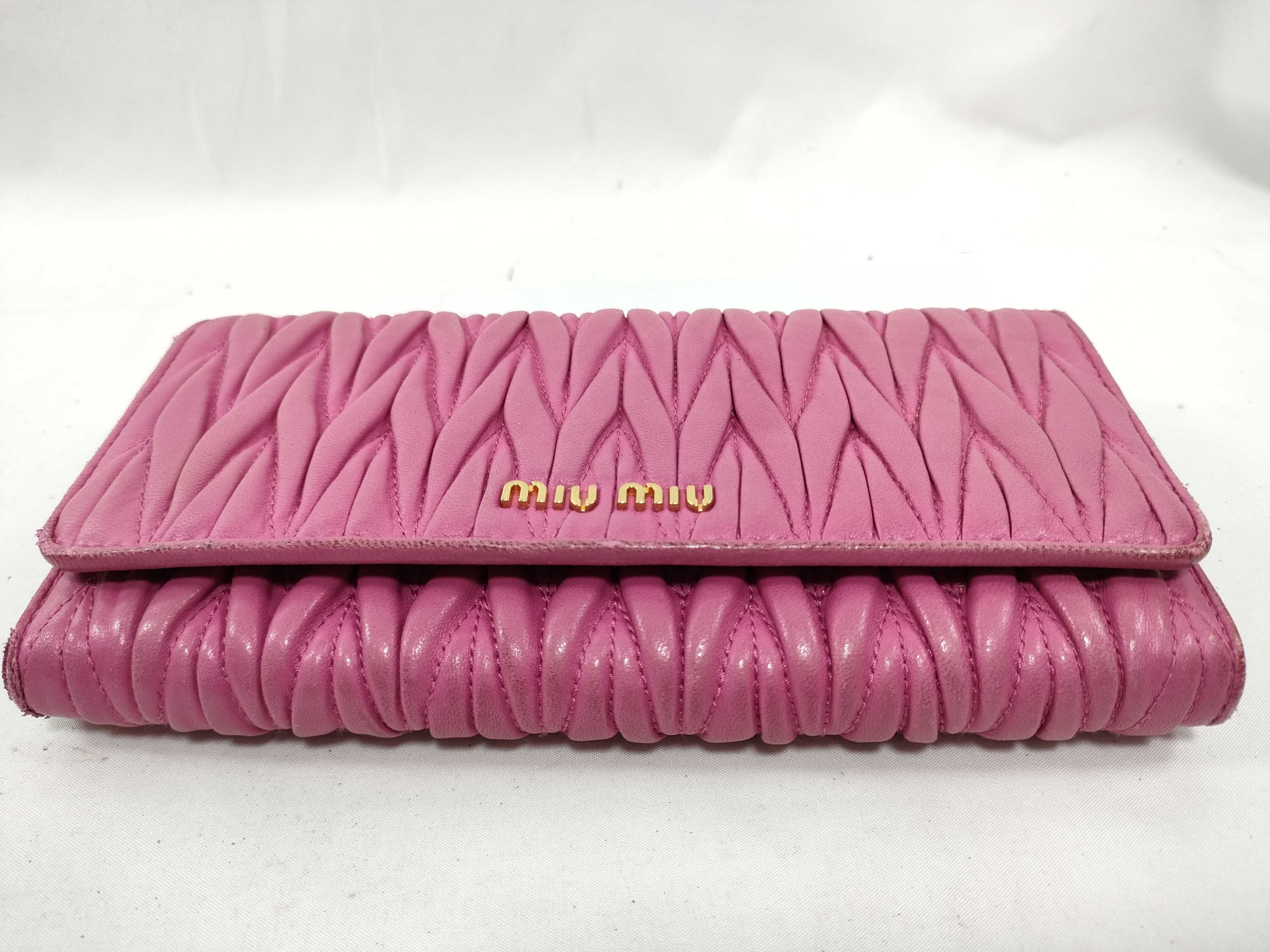 Matelassé 1M1365 Bi-fold Long Wallet, Pink Leather — view 3